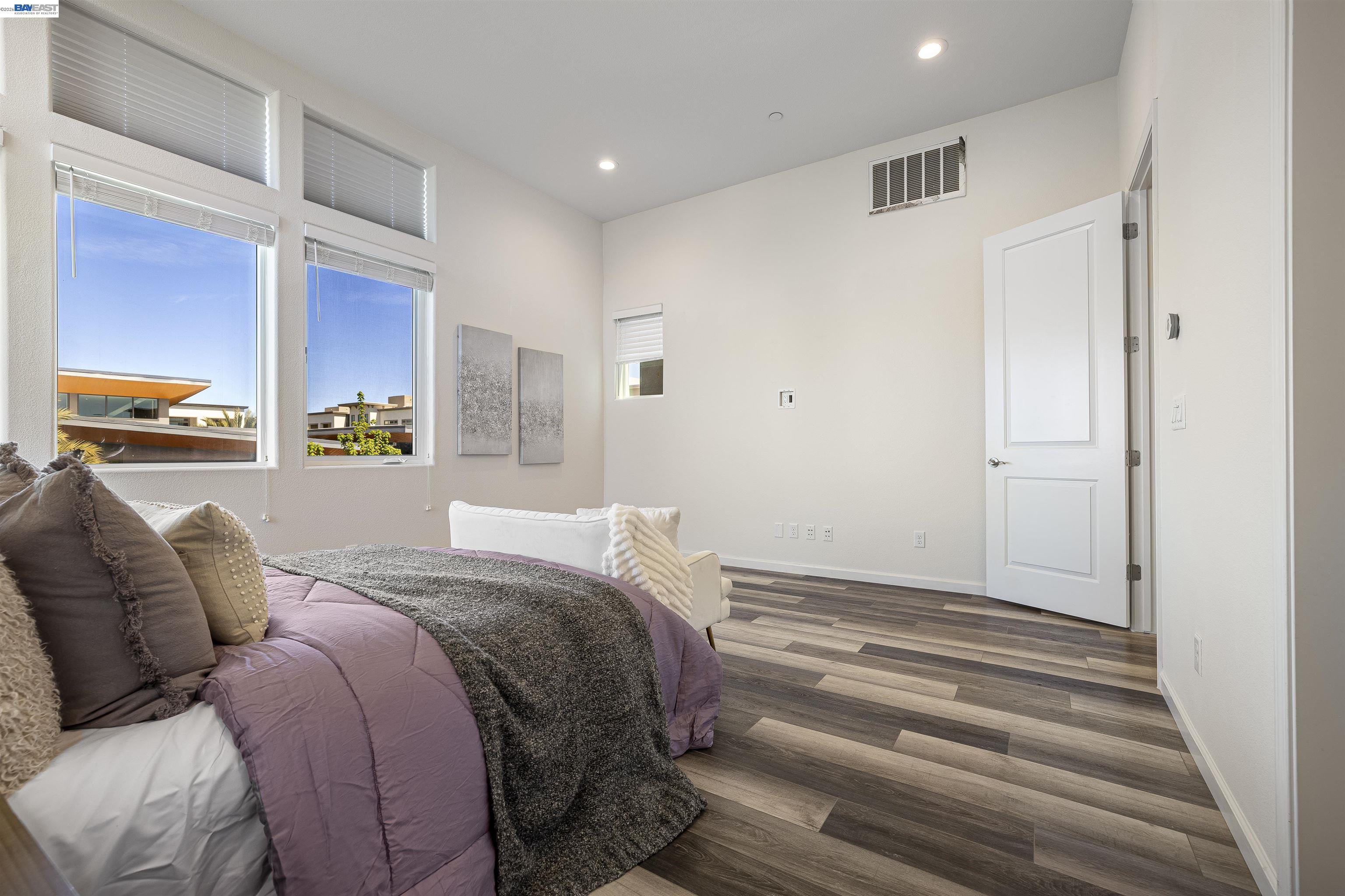 Detail Gallery Image 18 of 60 For 5509 El Dorado Ln, Dublin,  CA 94568 - 3 Beds | 3/1 Baths