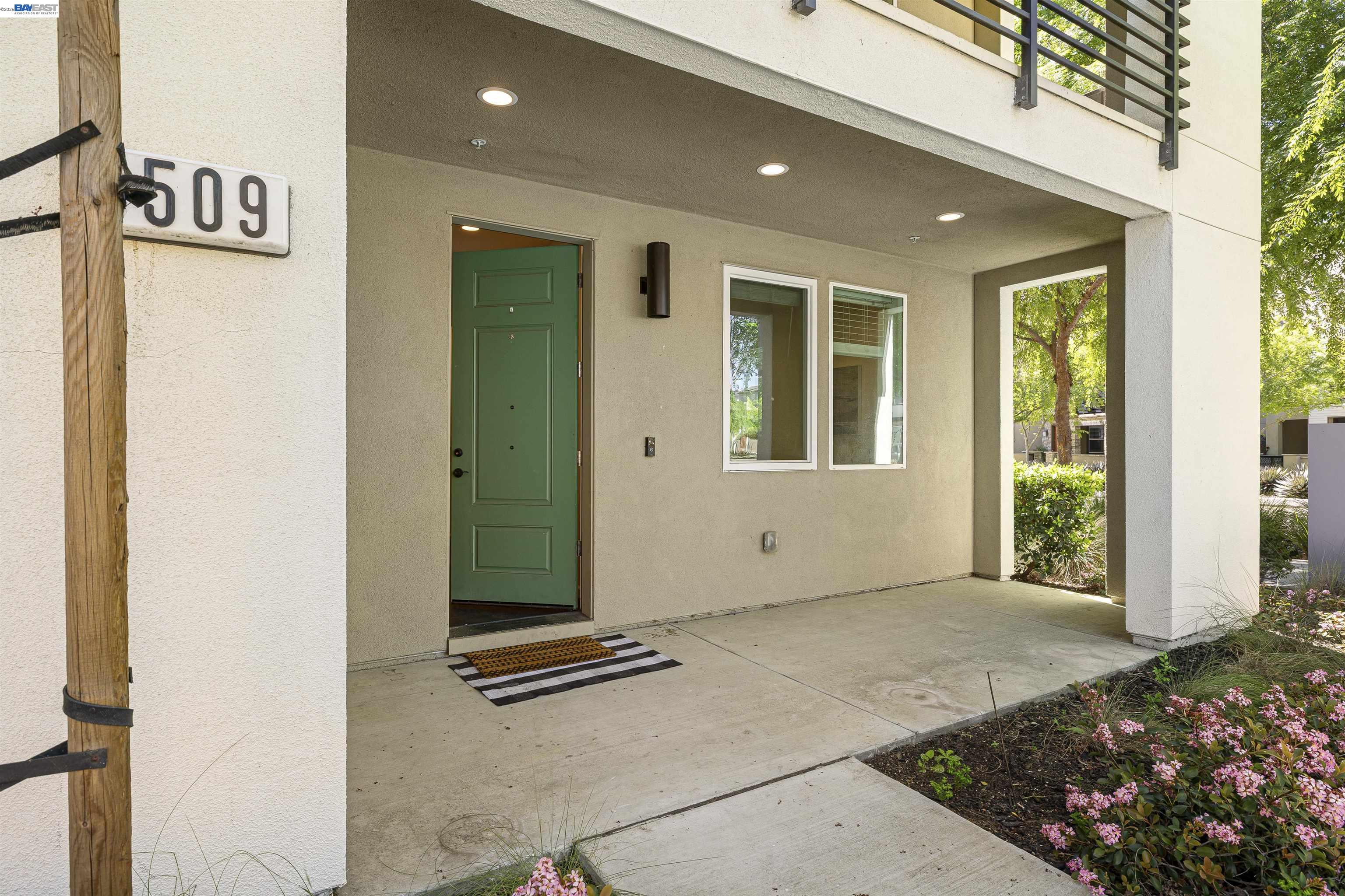 Detail Gallery Image 4 of 60 For 5509 El Dorado Ln, Dublin,  CA 94568 - 3 Beds | 3/1 Baths