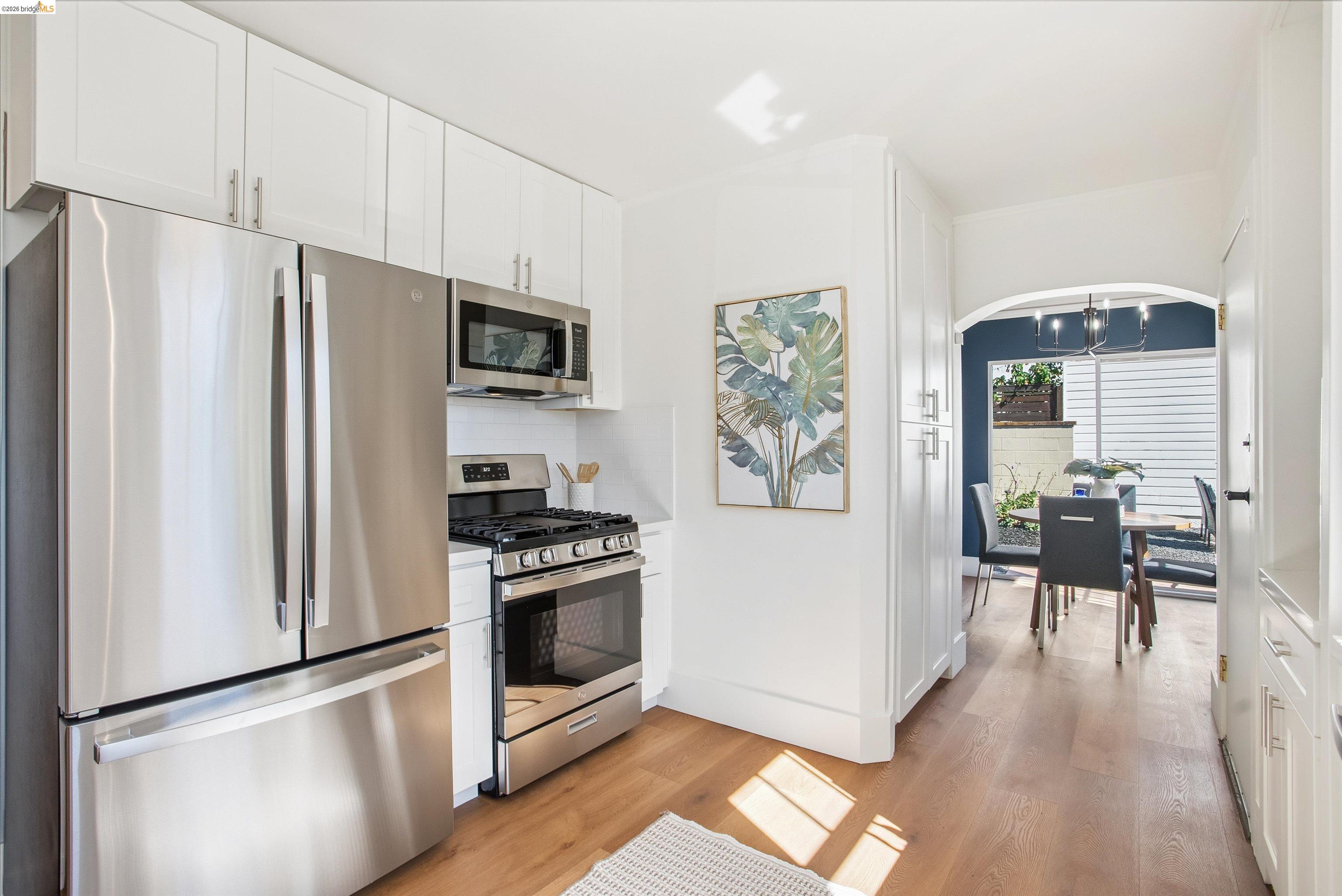 Detail Gallery Image 16 of 56 For 2900 Sheffield Ave, Oakland,  CA 94602 - 4 Beds | 2 Baths