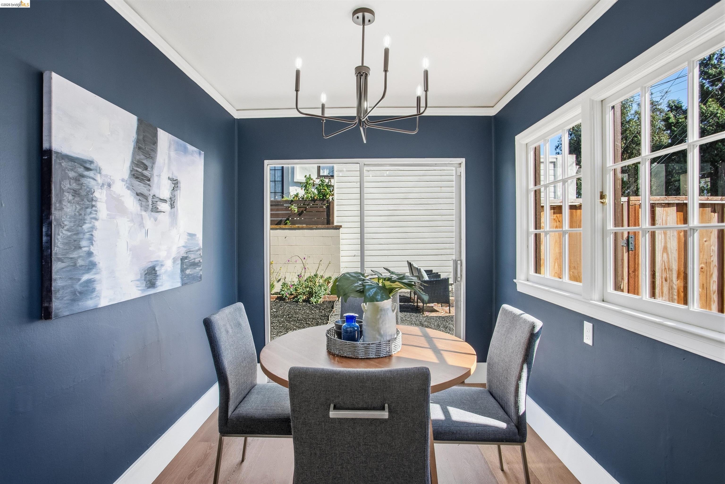 Detail Gallery Image 17 of 56 For 2900 Sheffield Ave, Oakland,  CA 94602 - 4 Beds | 2 Baths