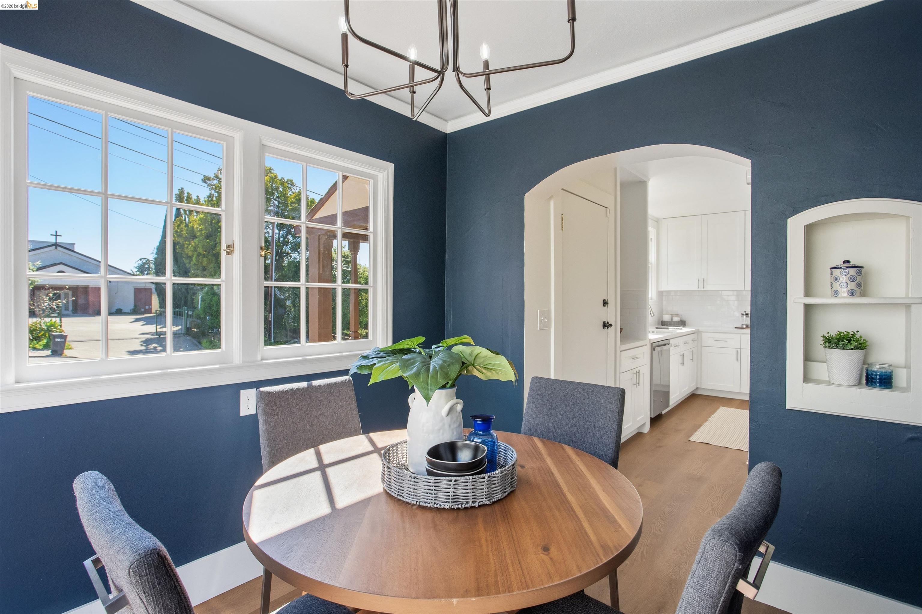 Detail Gallery Image 18 of 56 For 2900 Sheffield Ave, Oakland,  CA 94602 - 4 Beds | 2 Baths