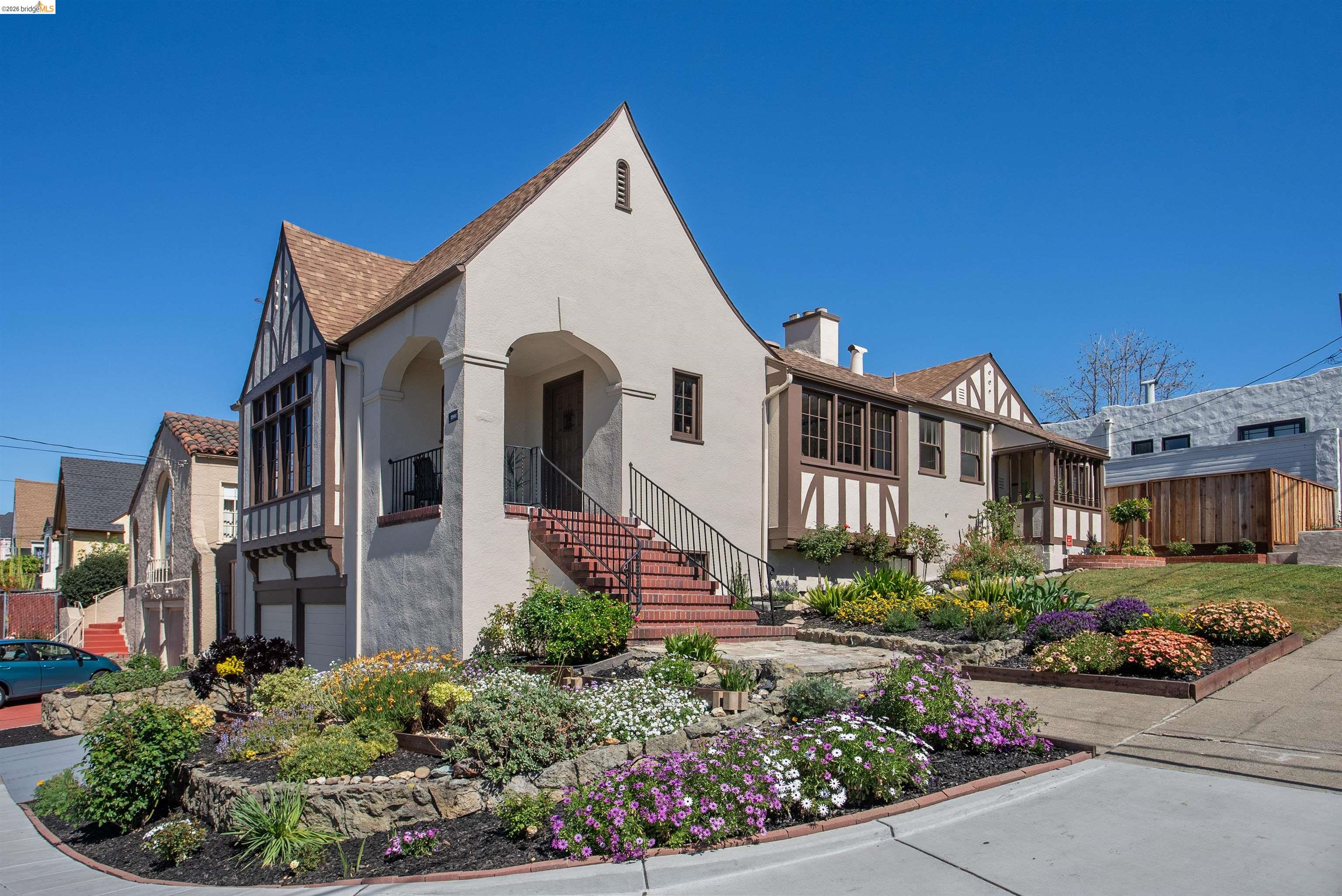 Detail Gallery Image 38 of 56 For 2900 Sheffield Ave, Oakland,  CA 94602 - 4 Beds | 2 Baths