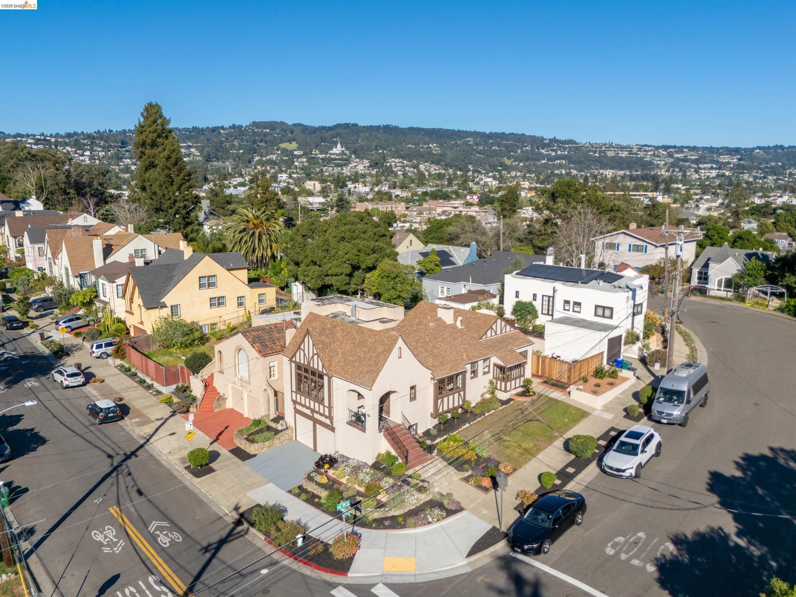Detail Gallery Image 46 of 56 For 2900 Sheffield Ave, Oakland,  CA 94602 - 4 Beds | 2 Baths