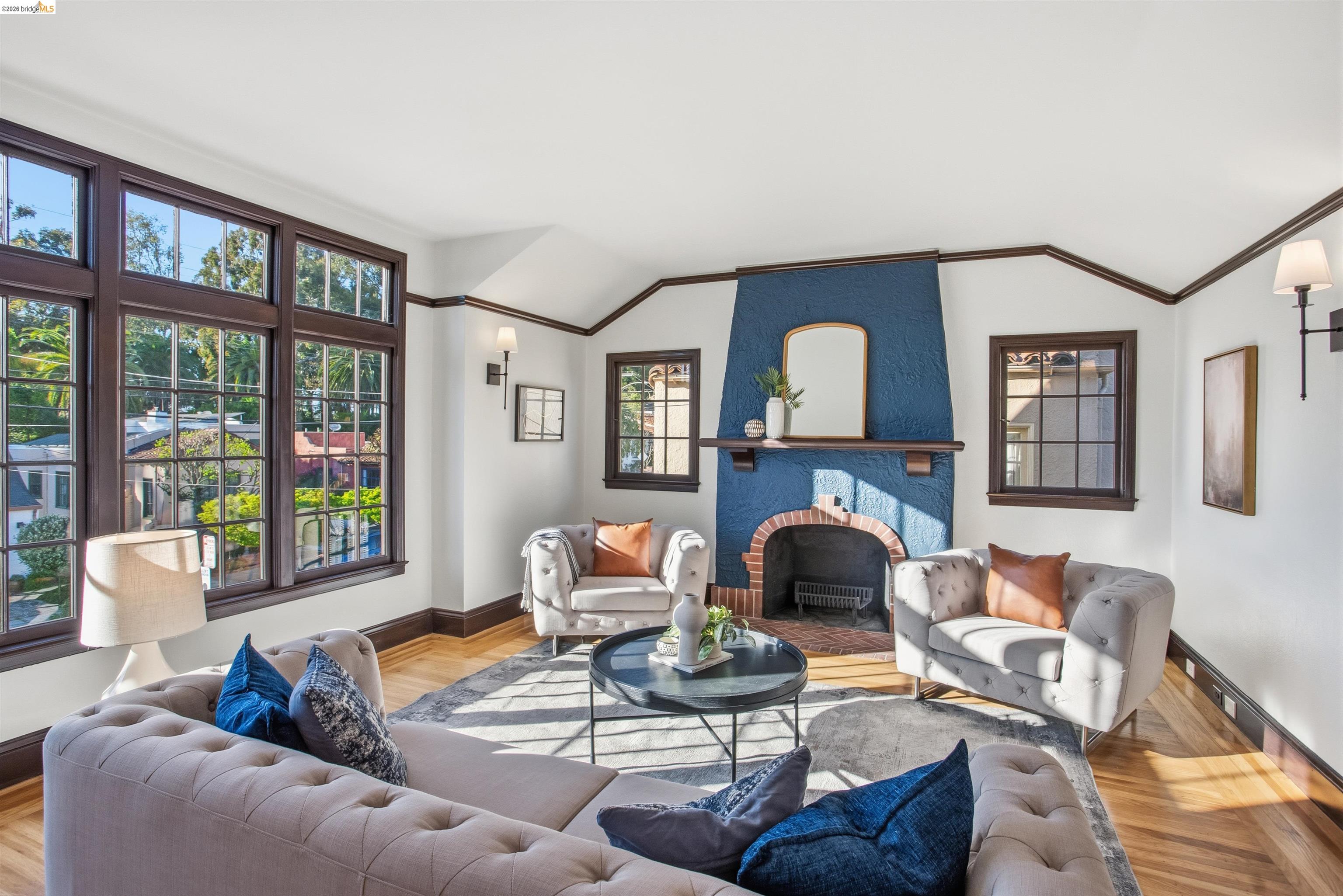 Detail Gallery Image 6 of 56 For 2900 Sheffield Ave, Oakland,  CA 94602 - 4 Beds | 2 Baths