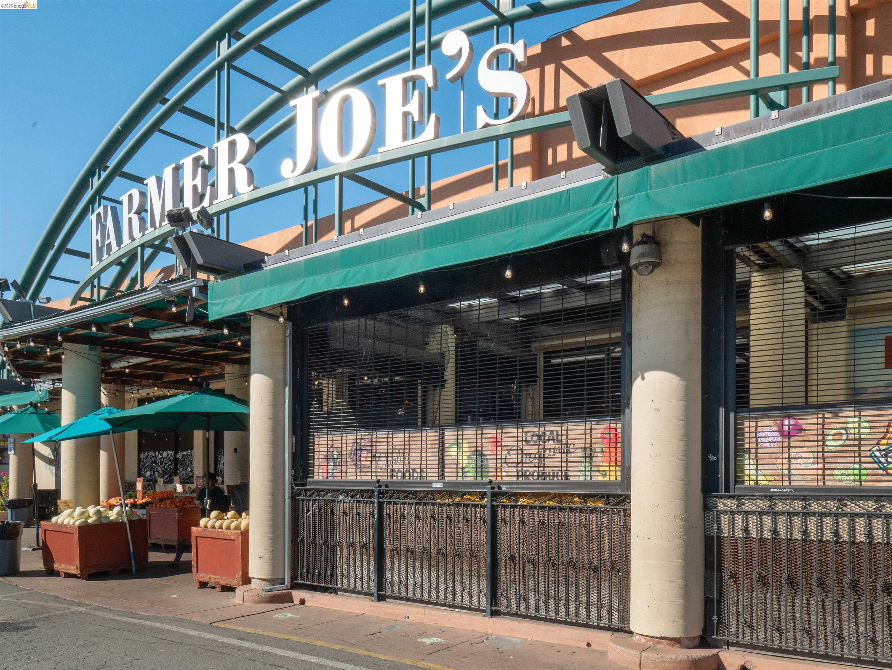 Detail Gallery Image 51 of 56 For 2900 Sheffield Ave, Oakland,  CA 94602 - 4 Beds | 2 Baths