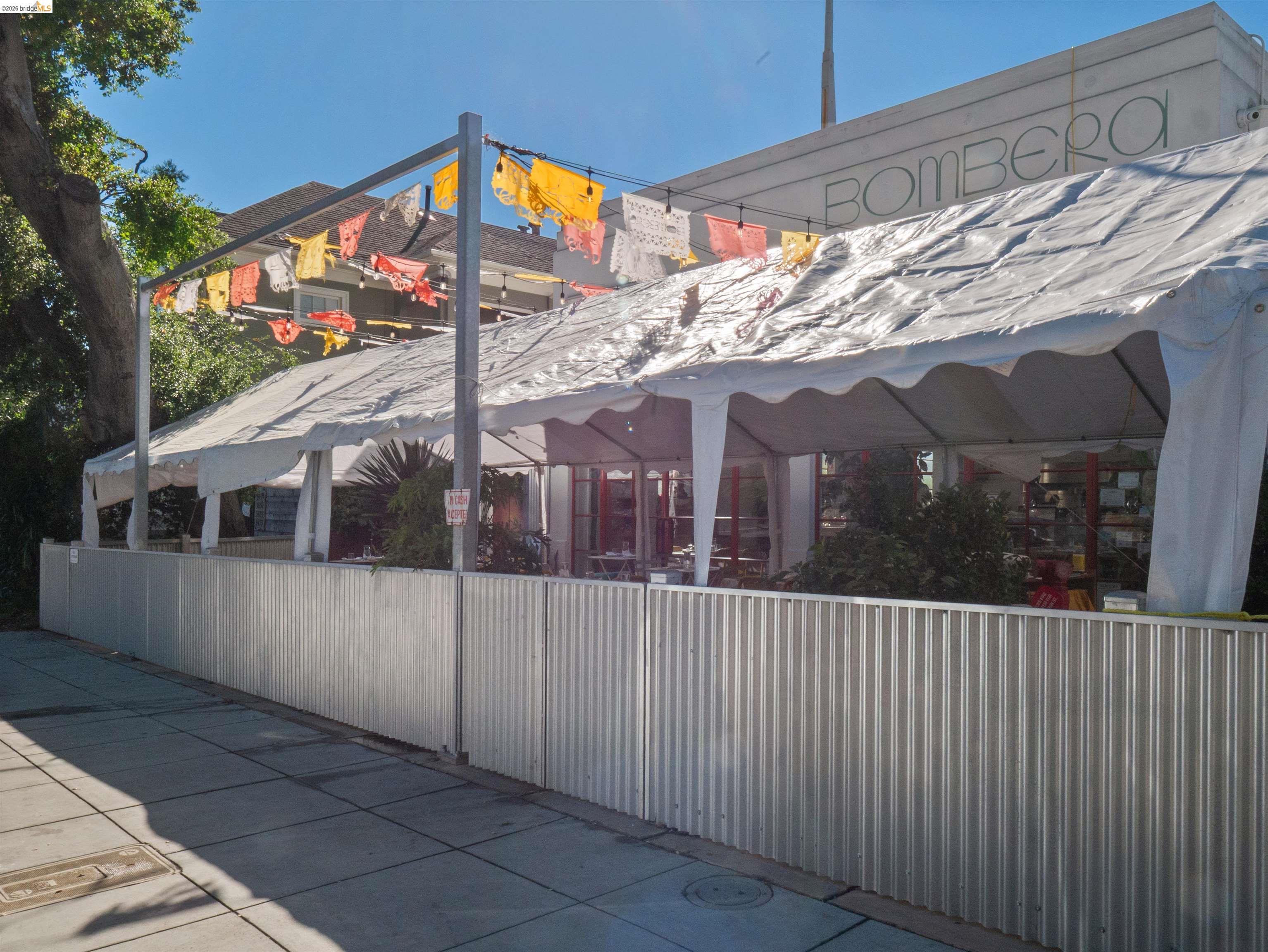 Detail Gallery Image 53 of 56 For 2900 Sheffield Ave, Oakland,  CA 94602 - 4 Beds | 2 Baths