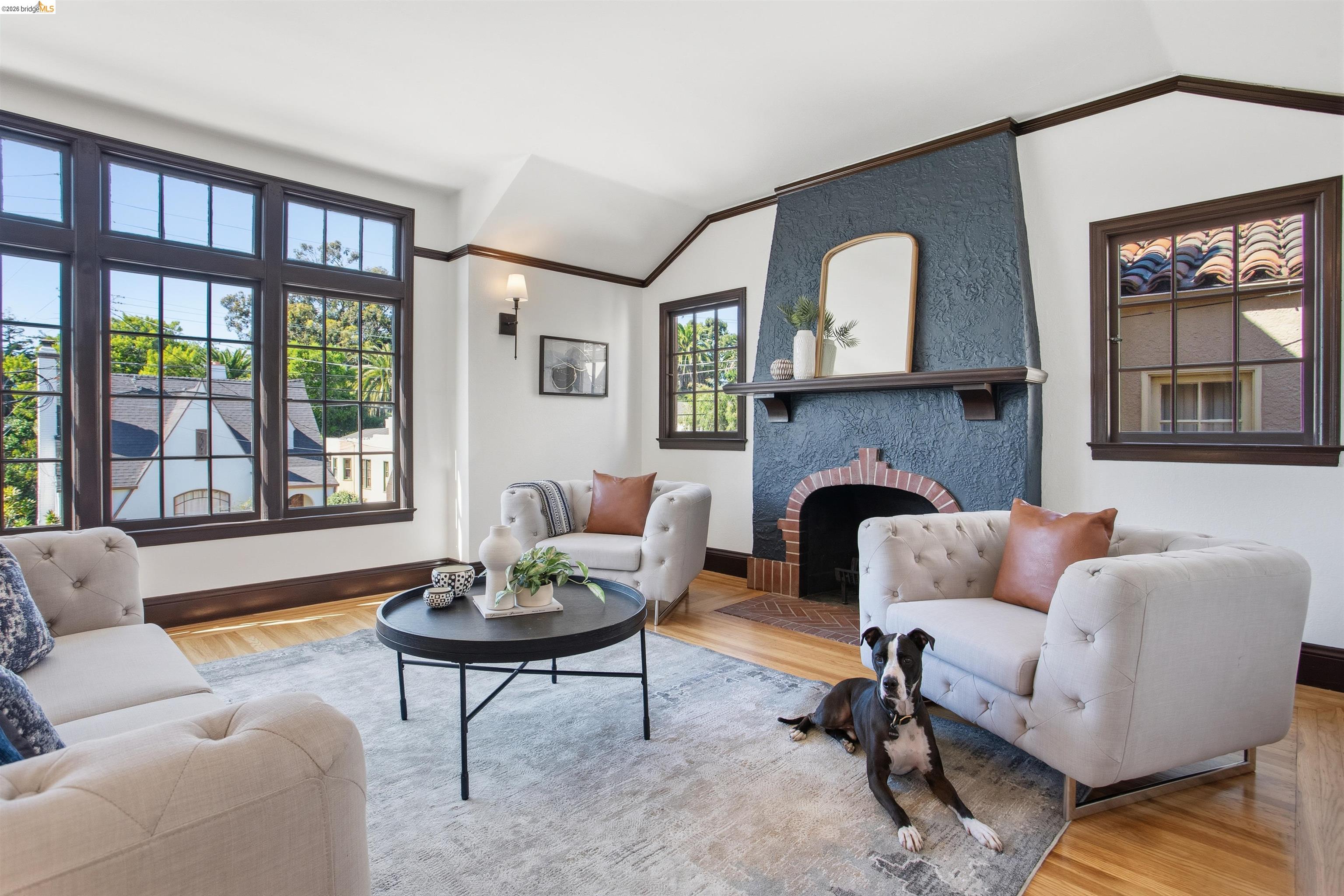 Detail Gallery Image 7 of 56 For 2900 Sheffield Ave, Oakland,  CA 94602 - 4 Beds | 2 Baths