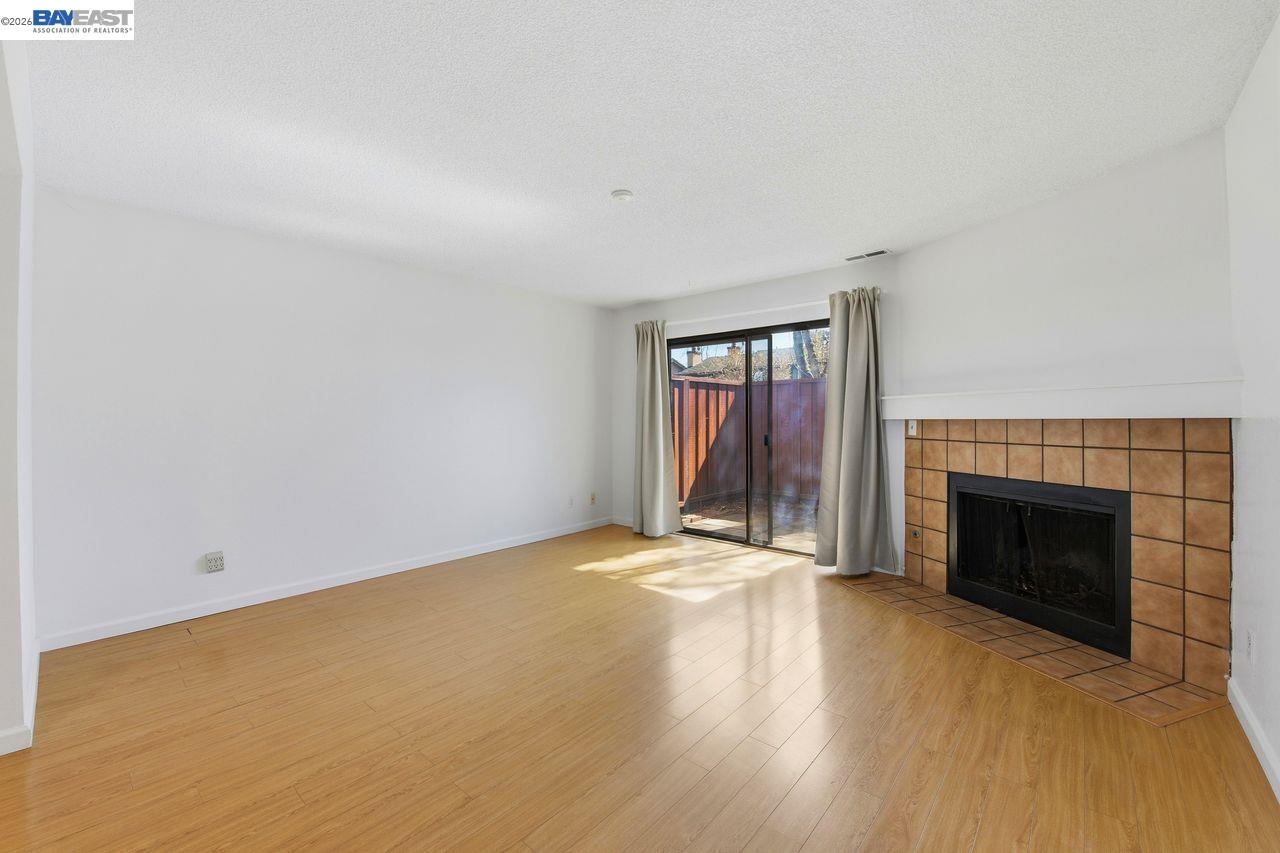 Photo #5: 41128503 Listing: Photo #5