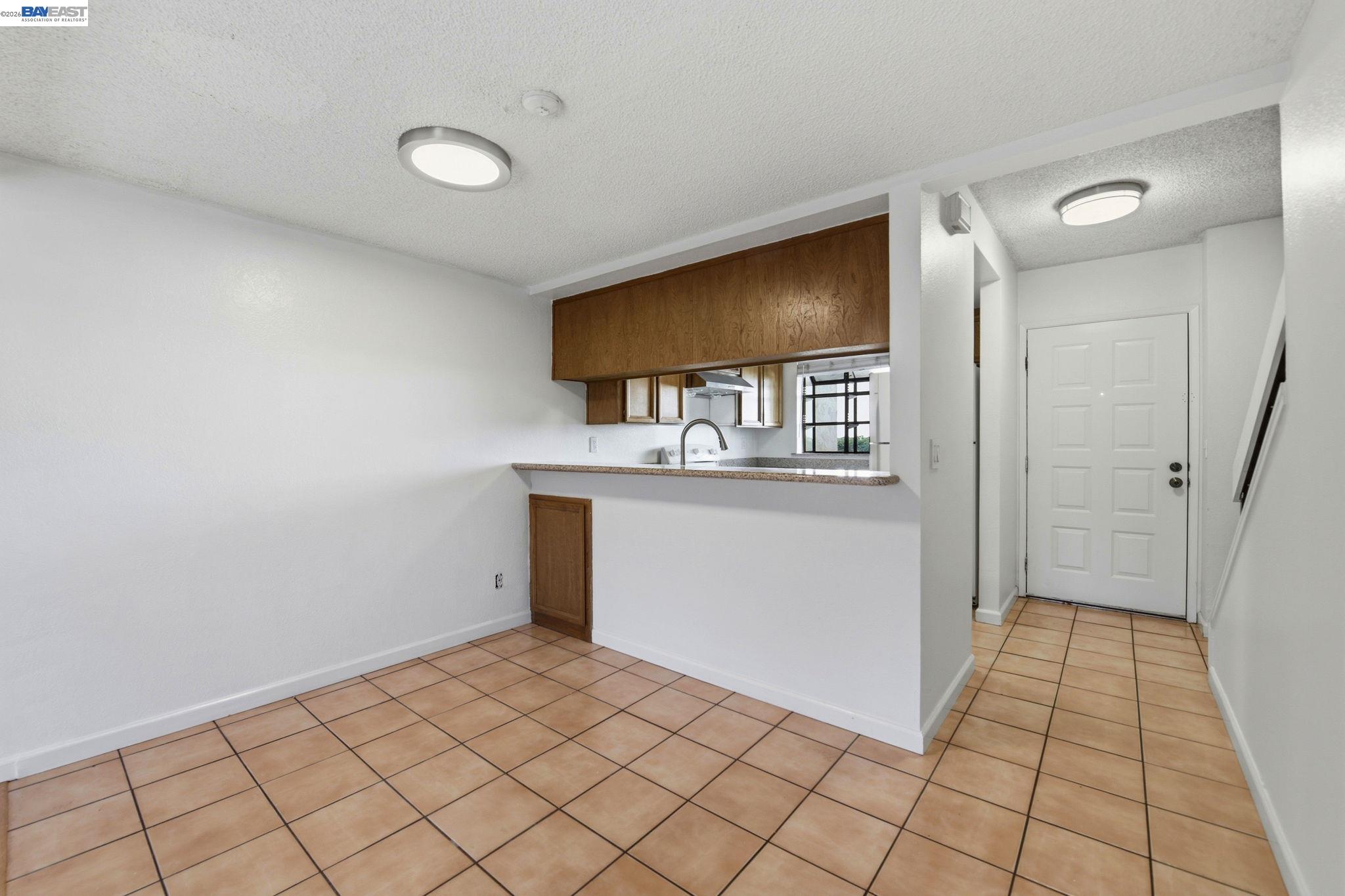 Photo #8: 41128503 Listing: Photo #8