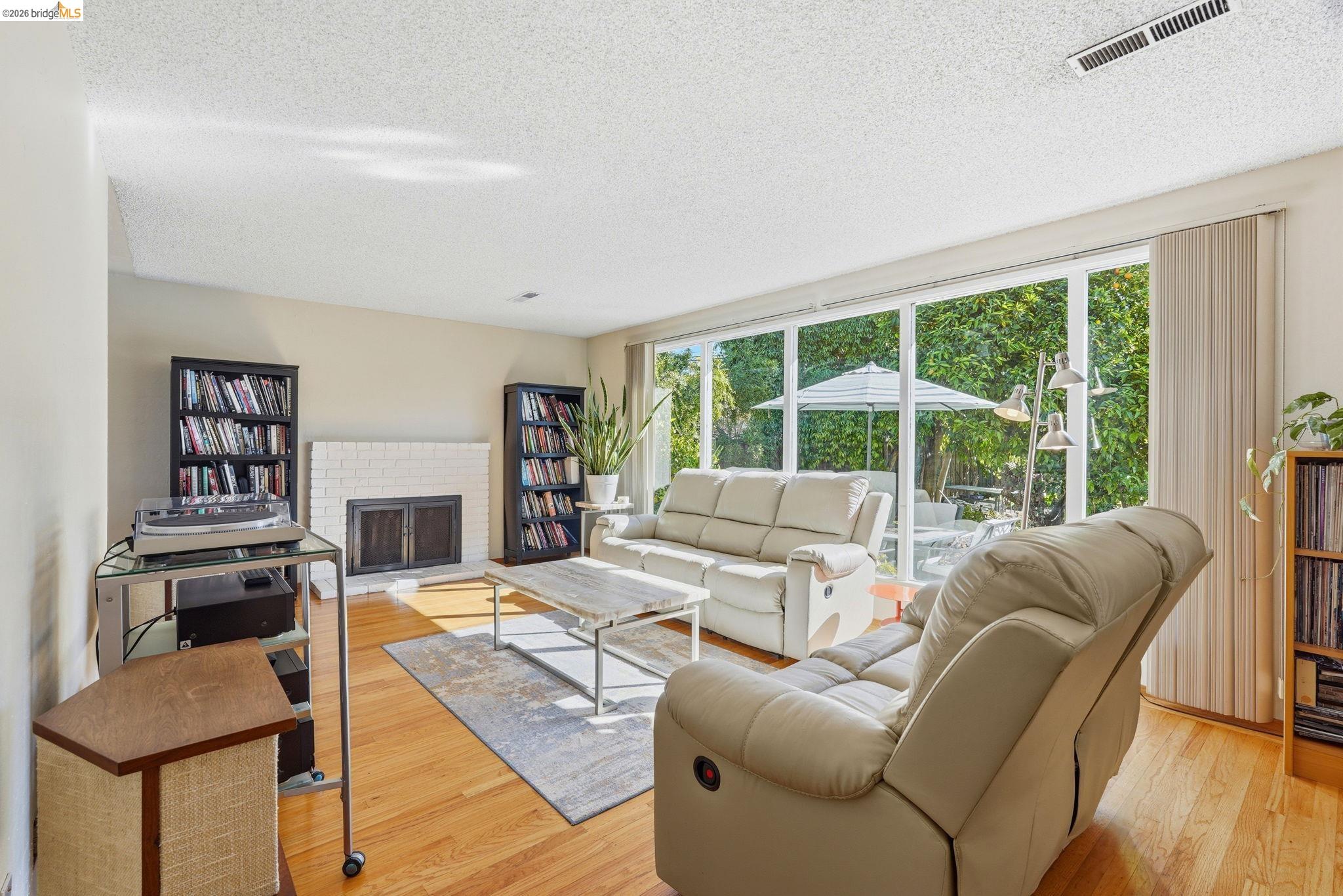 Detail Gallery Image 7 of 35 For 1727 Andrea Pl, Santa Clara,  CA 95051 - 3 Beds | 2/1 Baths