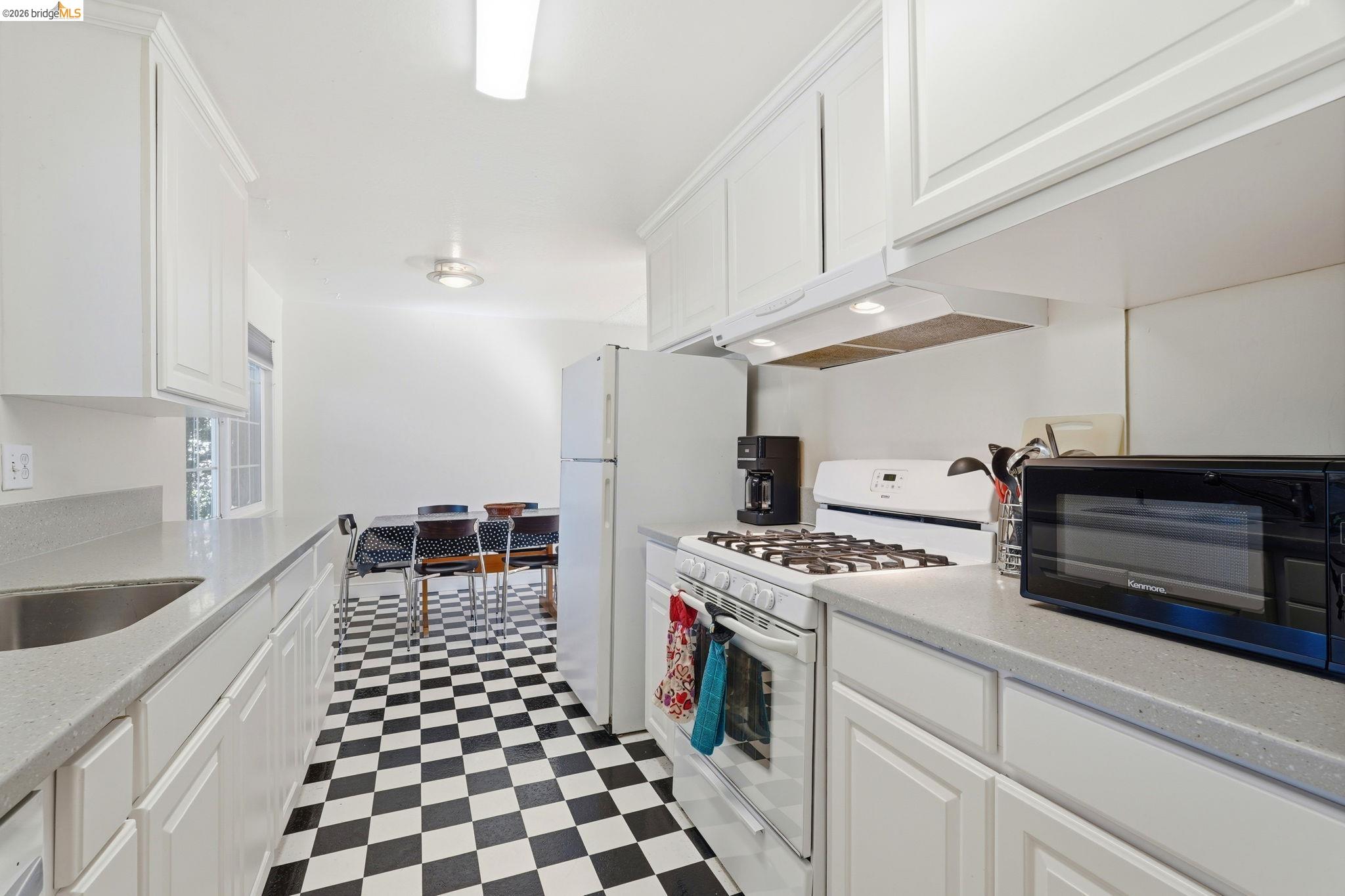 Detail Gallery Image 9 of 35 For 1727 Andrea Pl, Santa Clara,  CA 95051 - 3 Beds | 2/1 Baths