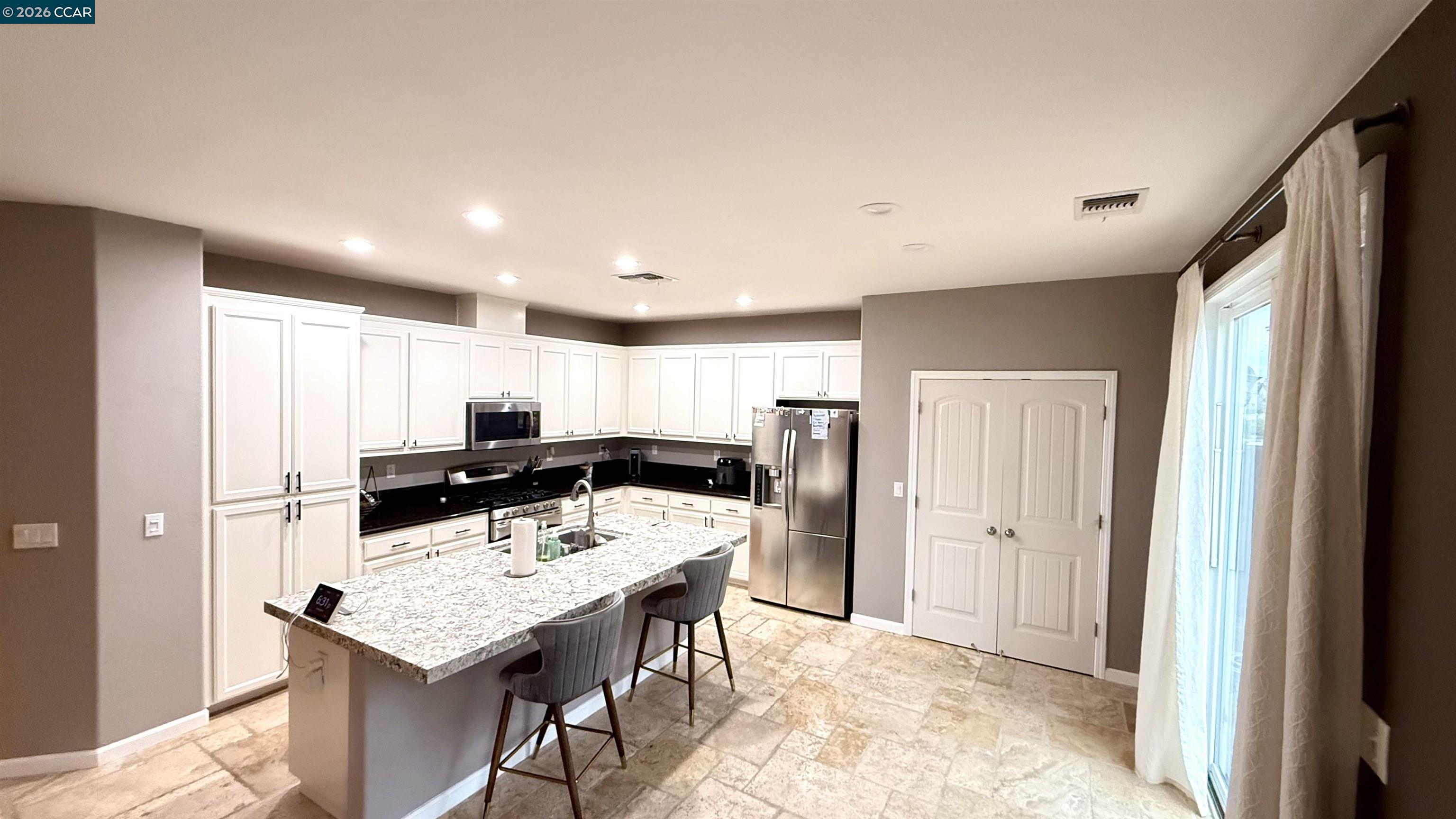 Detail Gallery Image 4 of 44 For 76 Tampico Ct, Bay Point,  CA 94565 - 5 Beds | 3 Baths