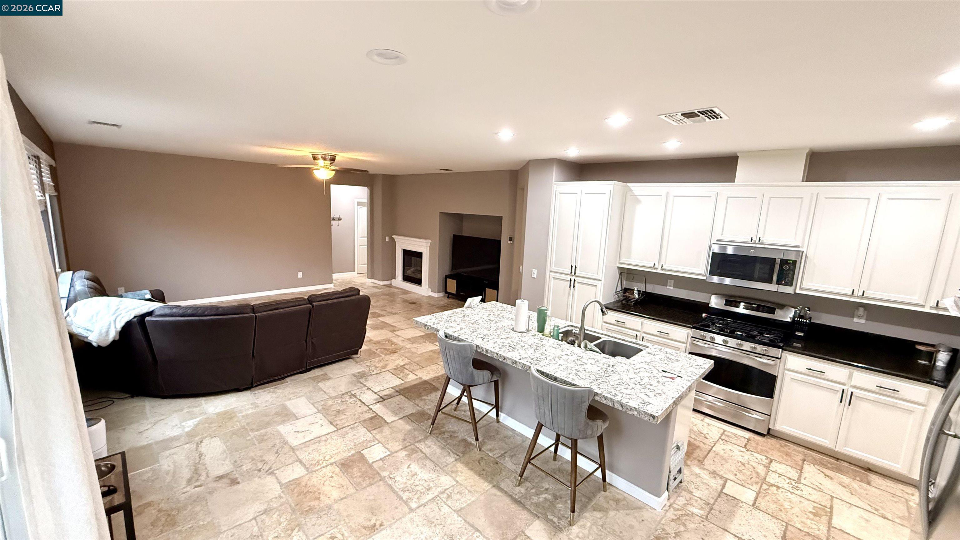 Detail Gallery Image 5 of 44 For 76 Tampico Ct, Bay Point,  CA 94565 - 5 Beds | 3 Baths