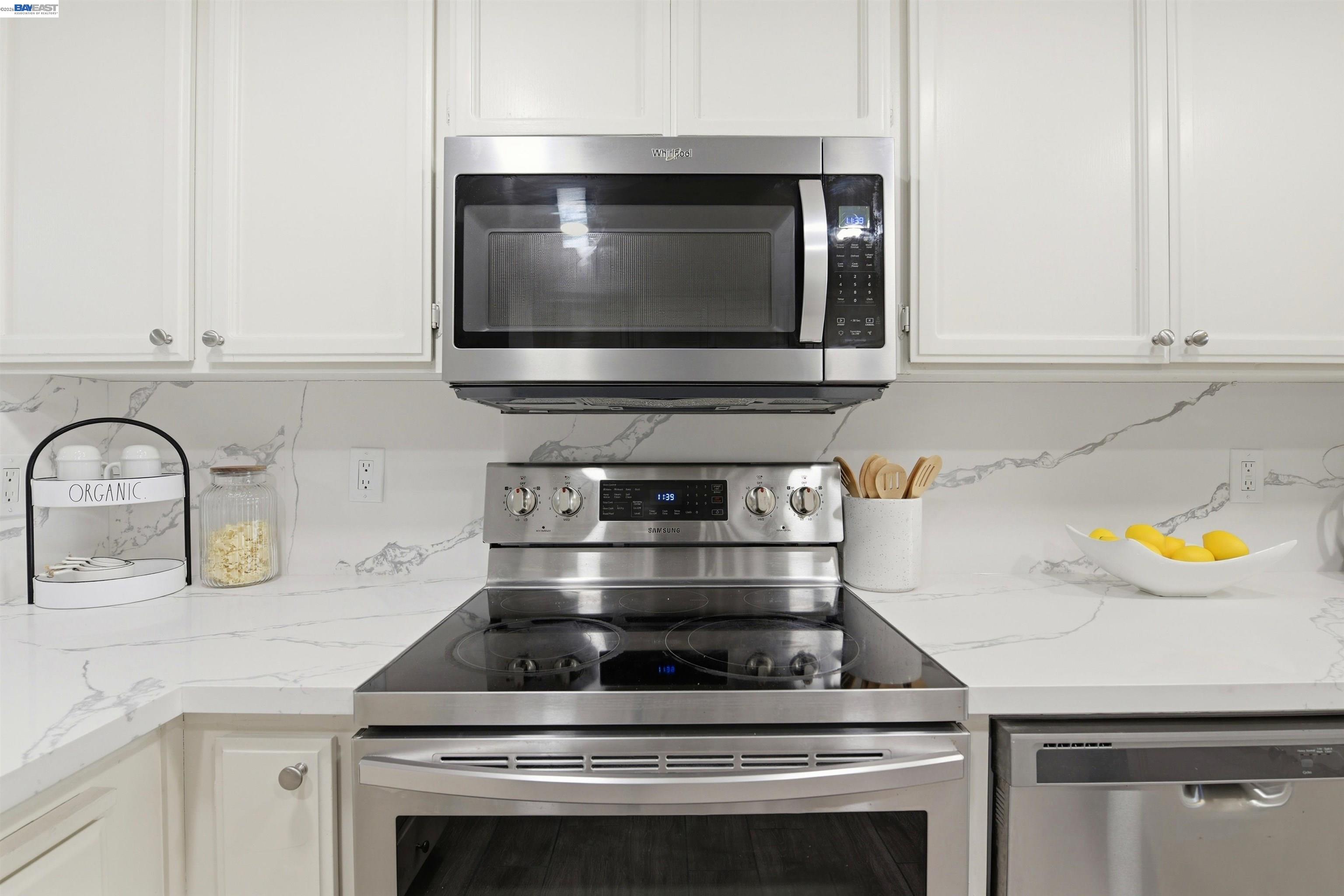 Photo #8: 41128506 Listing: Photo #8