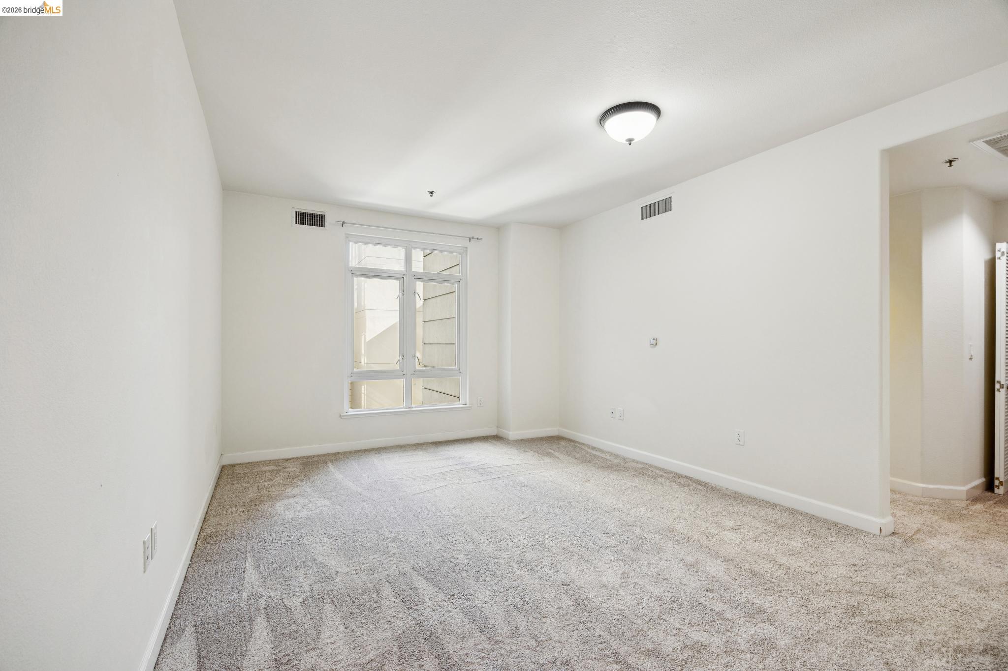 Photo #5: 41128507 Listing: Photo #5