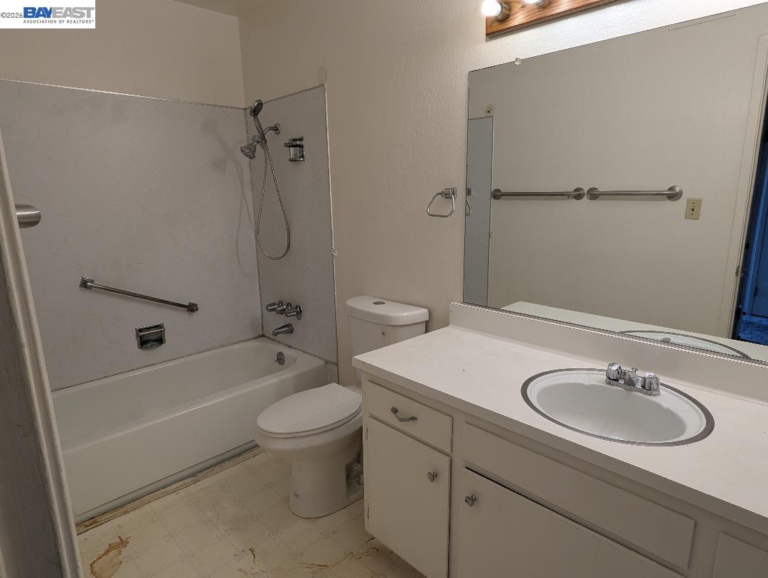 Photo #8: 41128508 Listing: Photo #8