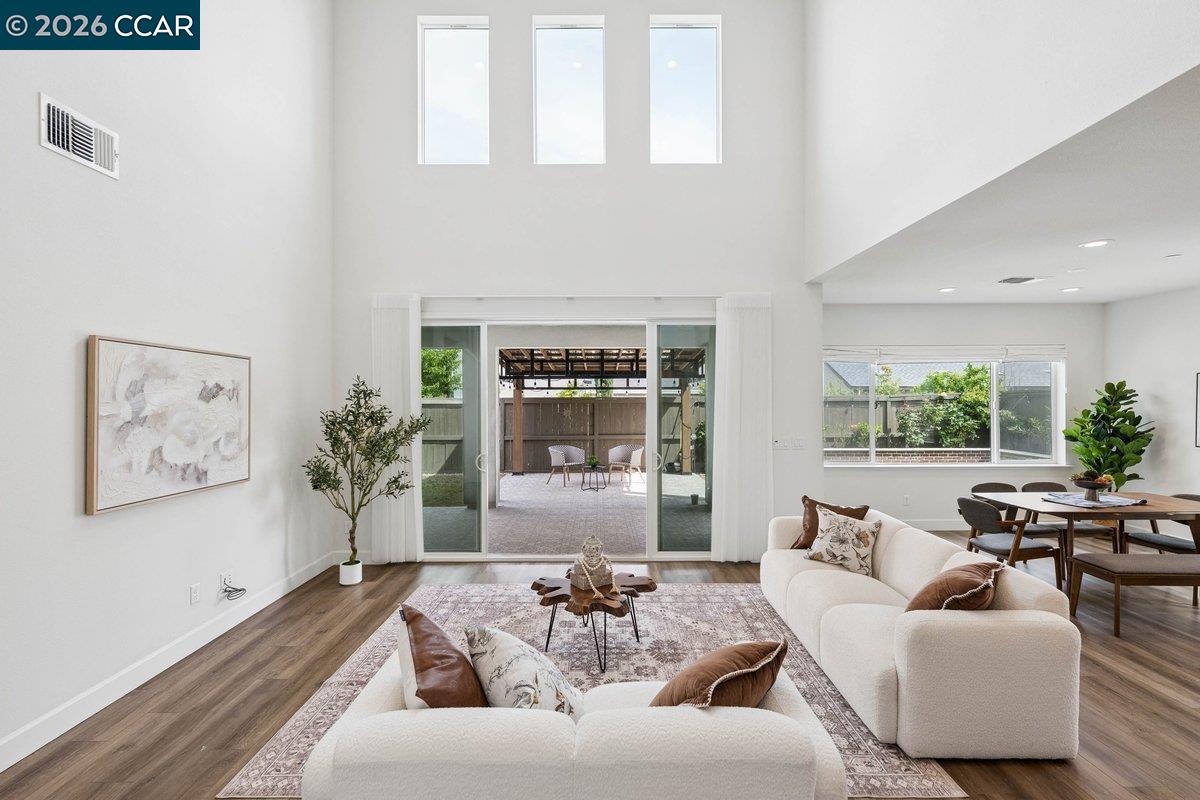 Detail Gallery Image 3 of 43 For 3141 Rio Grande Dr, Tracy,  CA 95377 - 4 Beds | 3/1 Baths