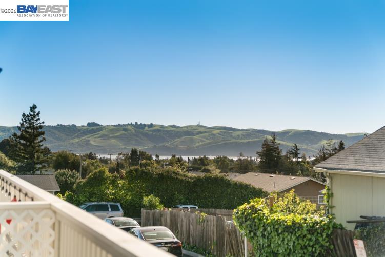Detail Gallery Image 13 of 29 For 347 E T St, Benicia,  CA 94510 - 2 Beds | 1/1 Baths