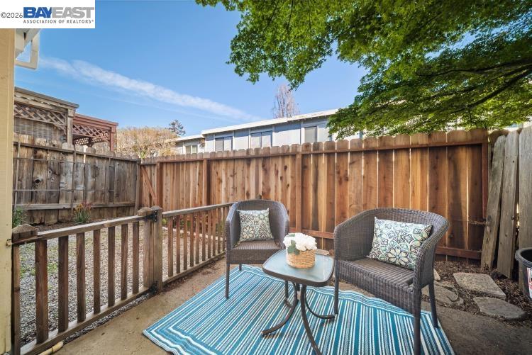 Detail Gallery Image 20 of 29 For 347 E T St, Benicia,  CA 94510 - 2 Beds | 1/1 Baths