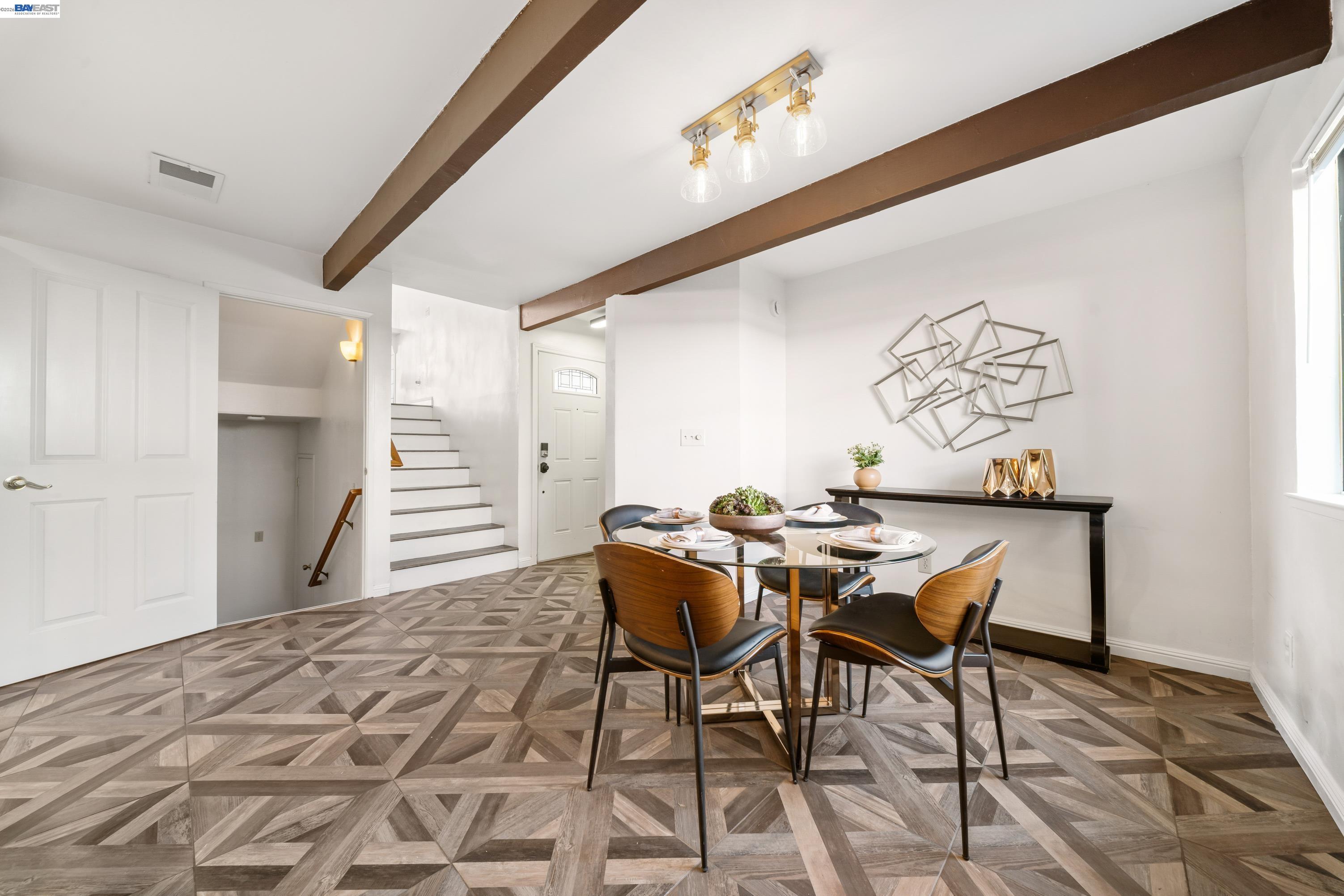 Detail Gallery Image 7 of 29 For 347 E T St, Benicia,  CA 94510 - 2 Beds | 1/1 Baths