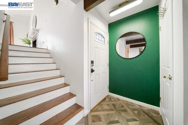 Detail Gallery Image 8 of 29 For 347 E T St, Benicia,  CA 94510 - 2 Beds | 1/1 Baths