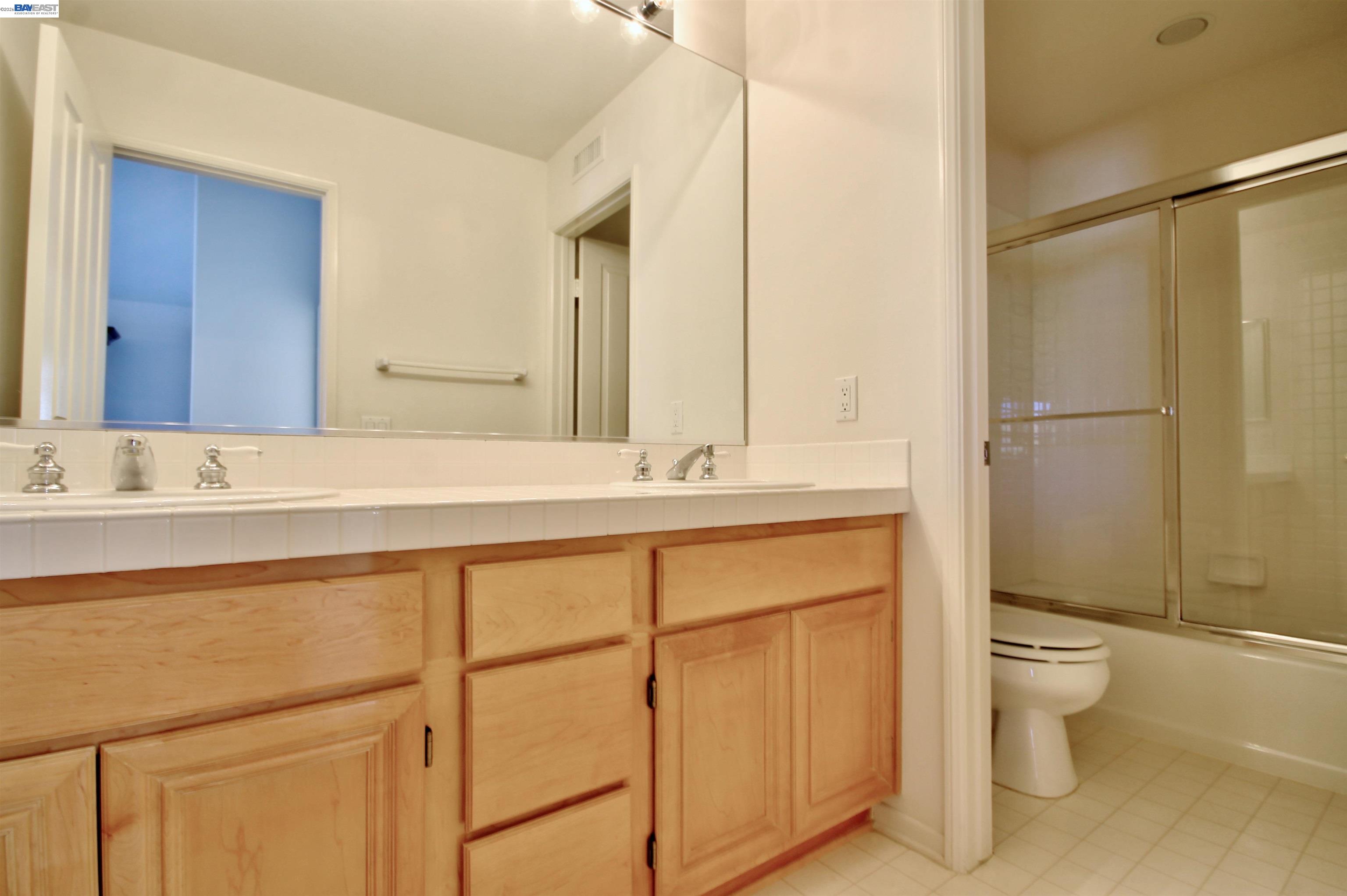 Detail Gallery Image 14 of 18 For 45315 Camino Monzon, Temecula,  CA 92592 - 4 Beds | 3 Baths