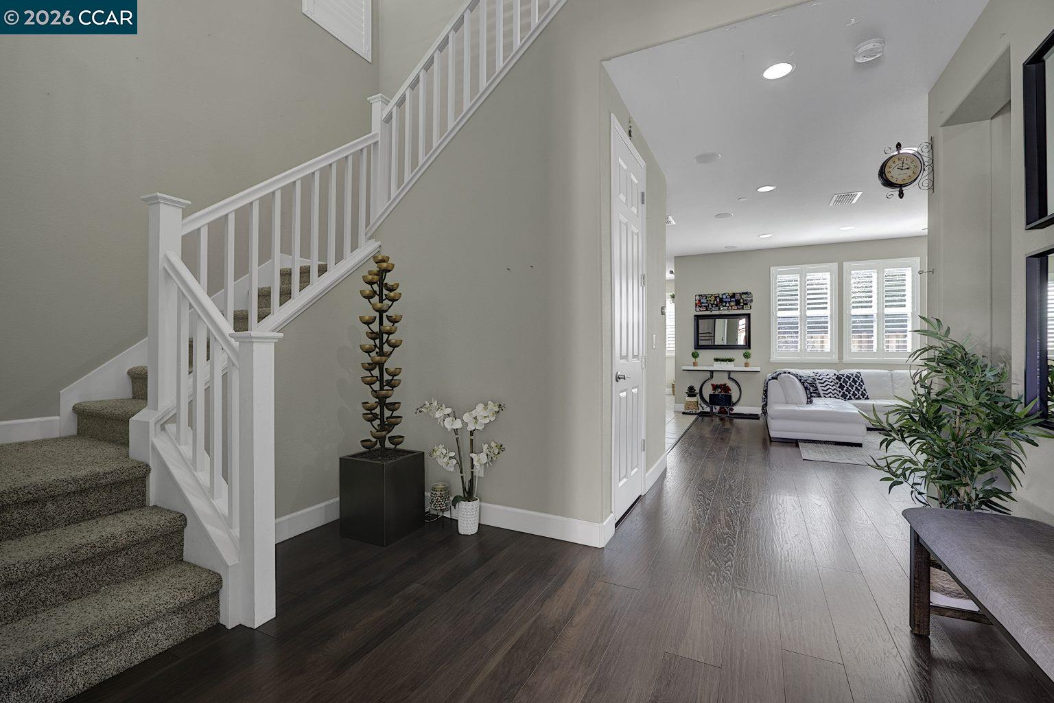 Detail Gallery Image 2 of 33 For 332 Misty Cir, Livermore,  CA 94550 - 5 Beds | 3 Baths