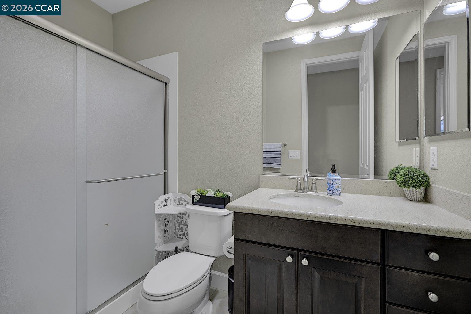 Detail Gallery Image 12 of 33 For 332 Misty Cir, Livermore,  CA 94550 - 5 Beds | 3 Baths