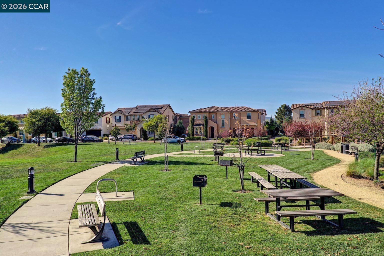 Detail Gallery Image 31 of 33 For 332 Misty Cir, Livermore,  CA 94550 - 5 Beds | 3 Baths