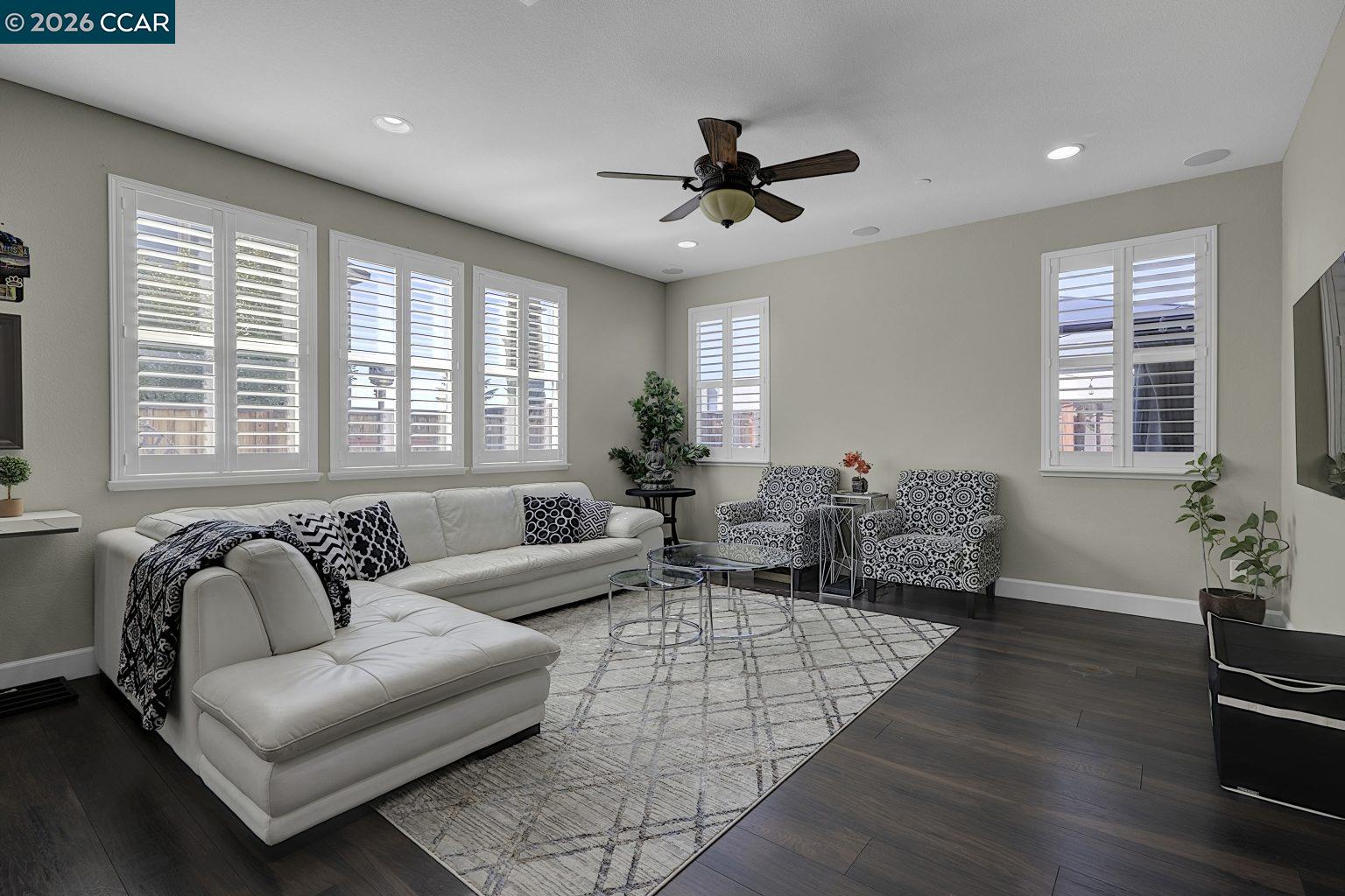 Detail Gallery Image 5 of 33 For 332 Misty Cir, Livermore,  CA 94550 - 5 Beds | 3 Baths