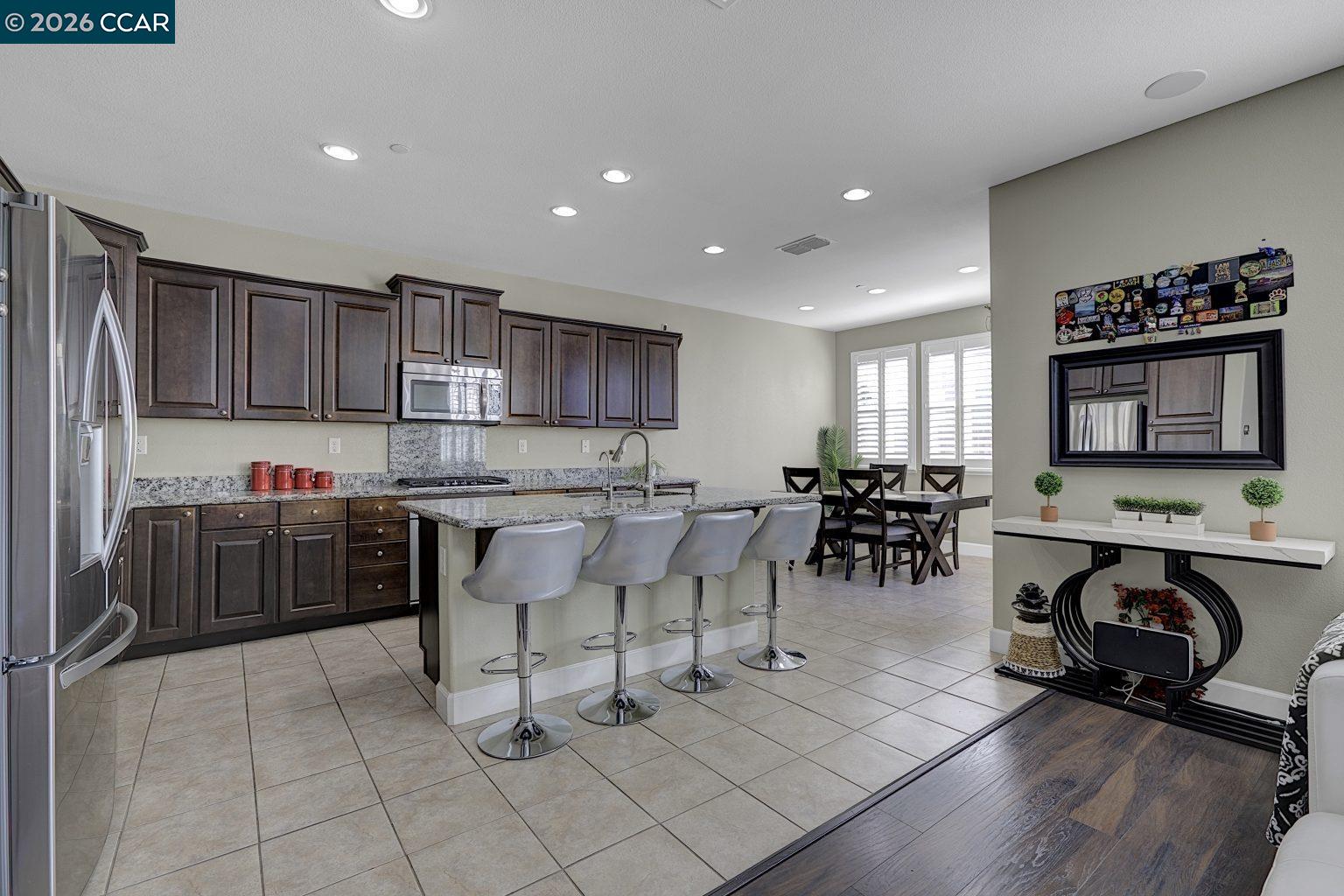 Detail Gallery Image 7 of 33 For 332 Misty Cir, Livermore,  CA 94550 - 5 Beds | 3 Baths