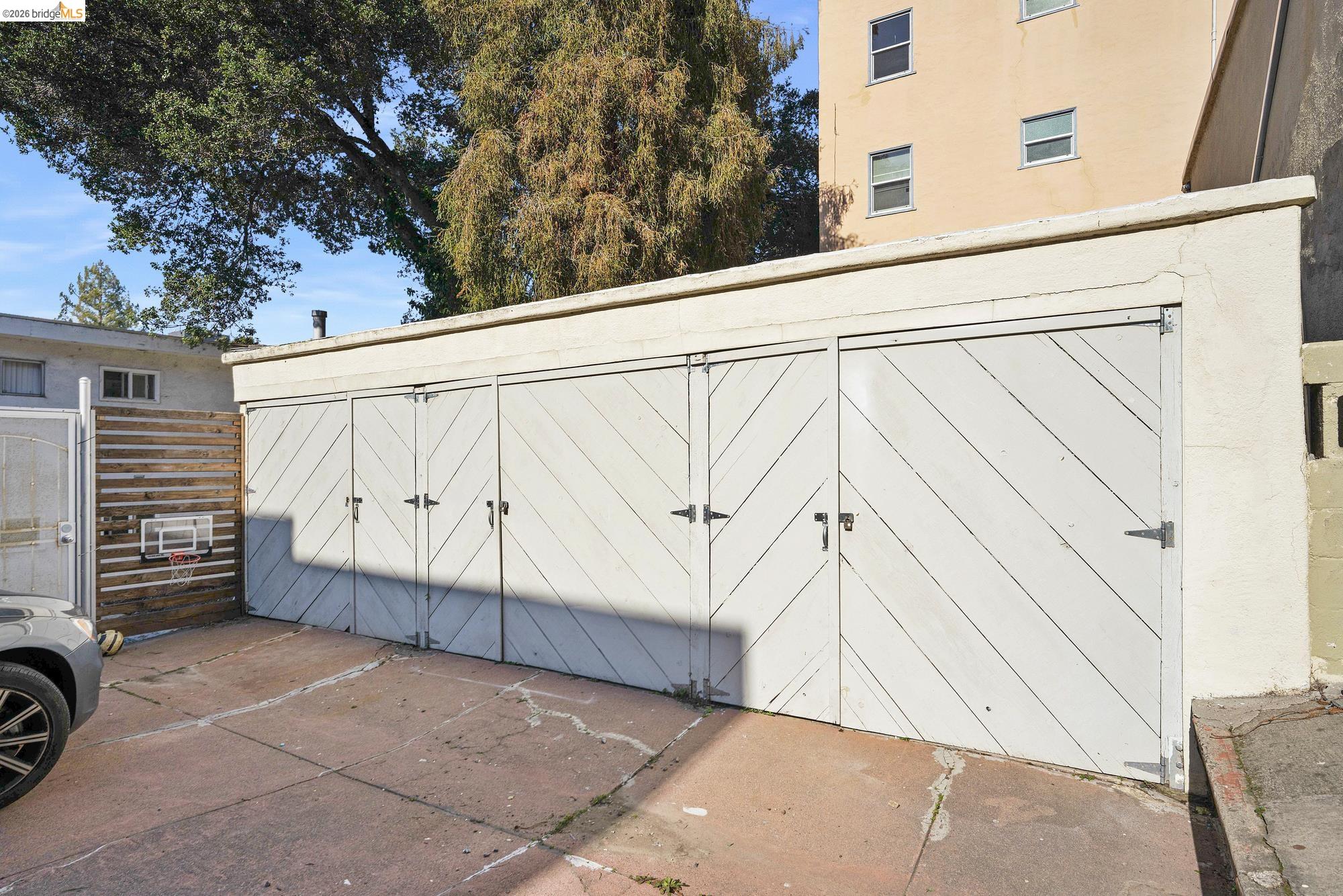 Detail Gallery Image 5 of 27 For 256 29th St, Oakland,  CA 94611 - – Beds | – Baths