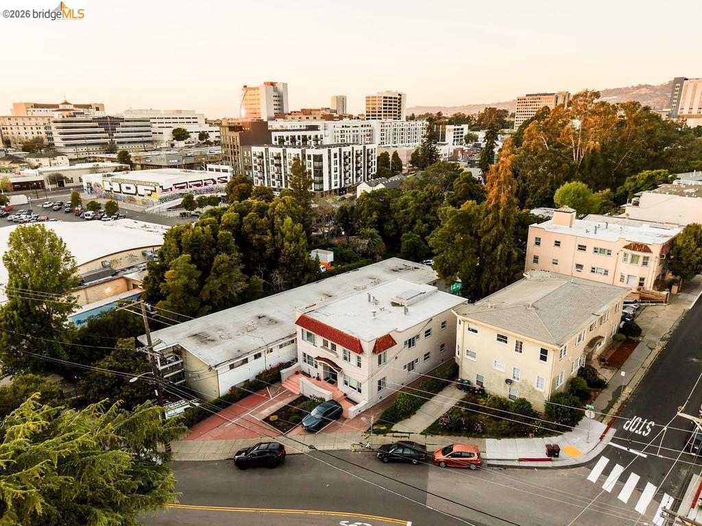 Detail Gallery Image 7 of 27 For 256 29th St, Oakland,  CA 94611 - – Beds | – Baths