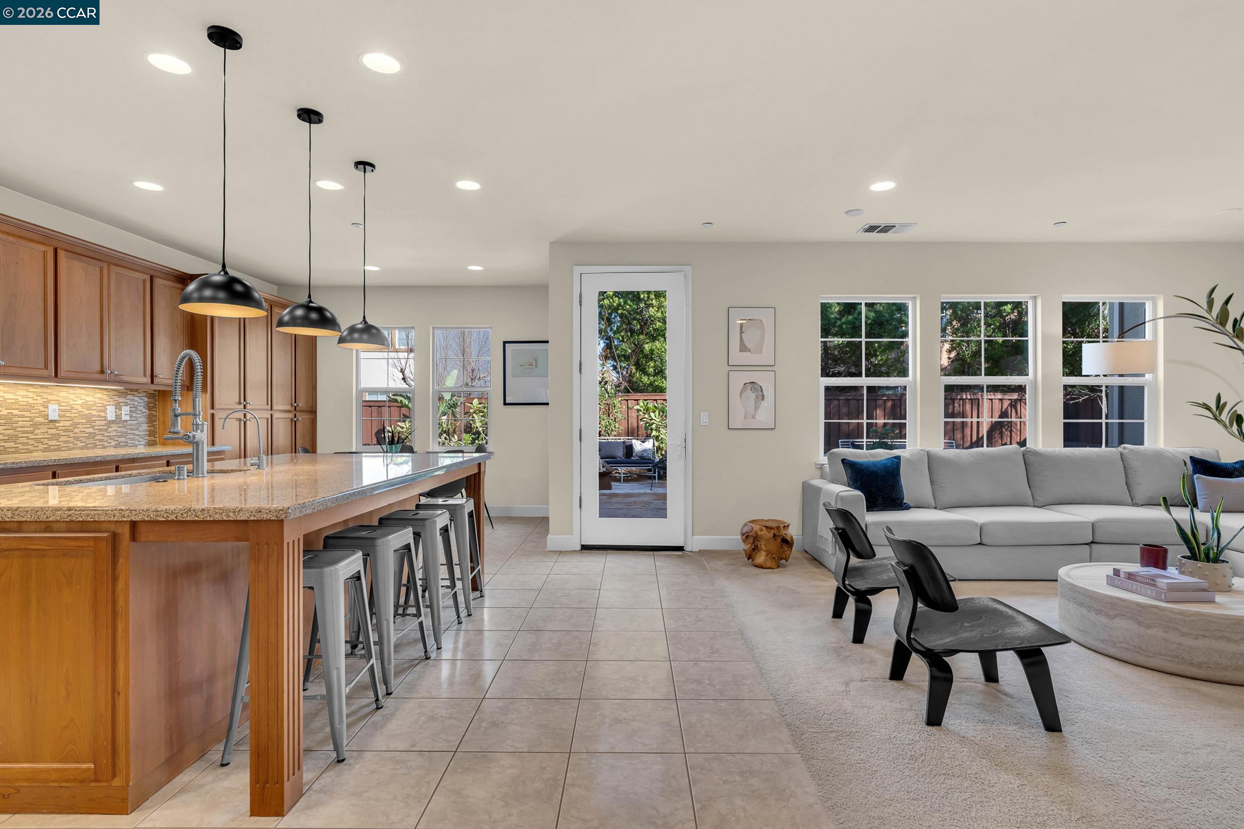 Detail Gallery Image 16 of 60 For 733 W Questa Trl, Mountain House,  CA 95391 - 5 Beds | 4/1 Baths