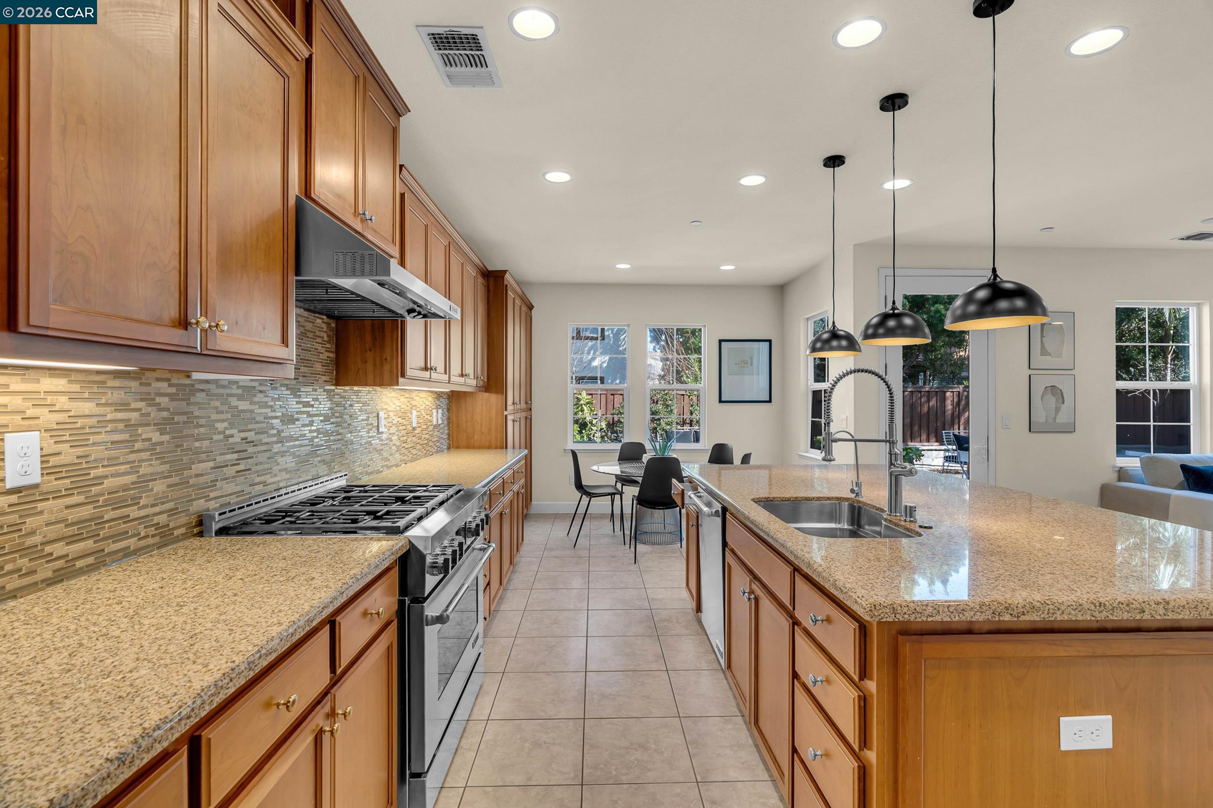 Detail Gallery Image 17 of 60 For 733 W Questa Trl, Mountain House,  CA 95391 - 5 Beds | 4/1 Baths