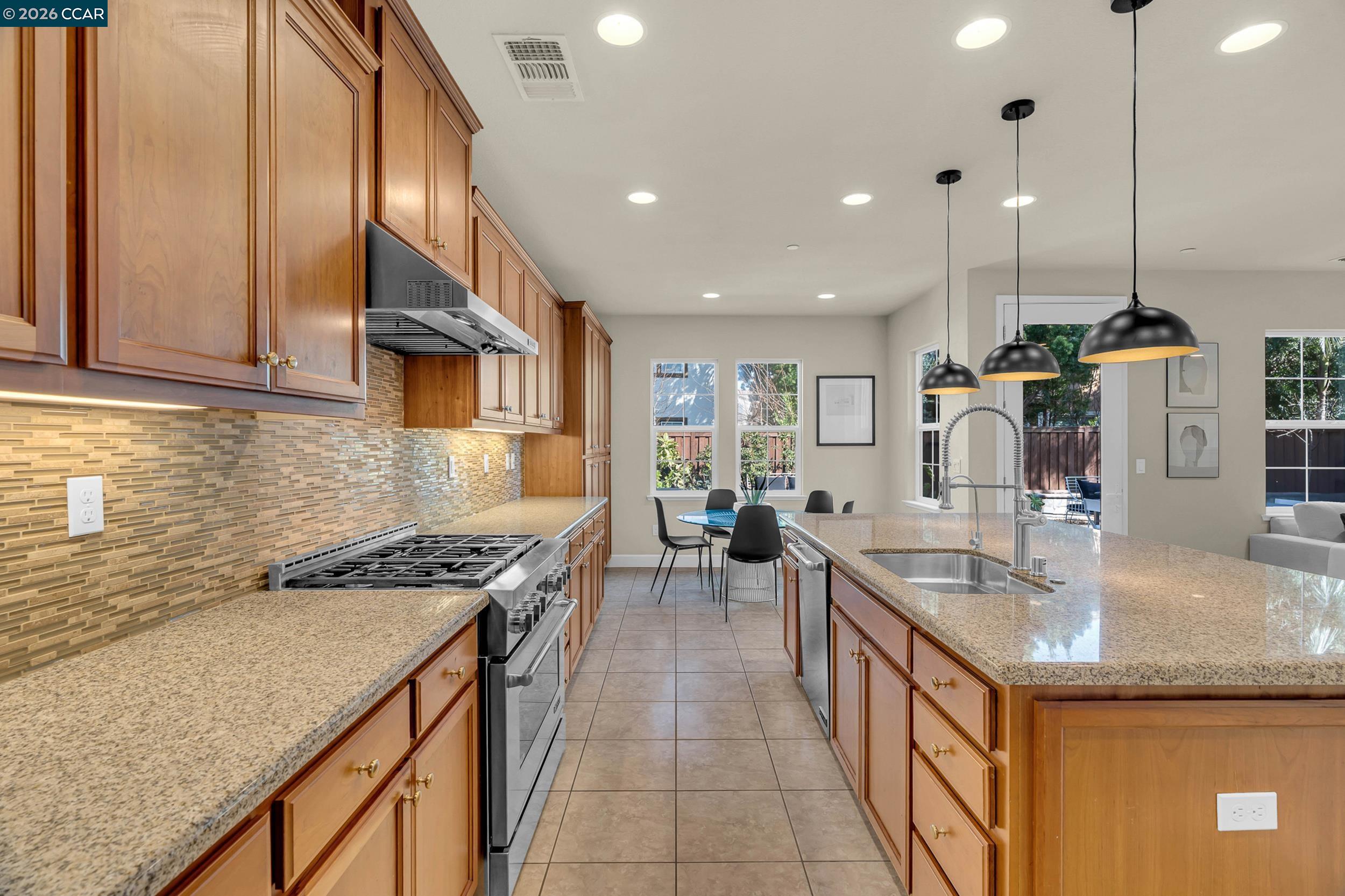 Detail Gallery Image 19 of 60 For 733 W Questa Trl, Mountain House,  CA 95391 - 5 Beds | 4/1 Baths