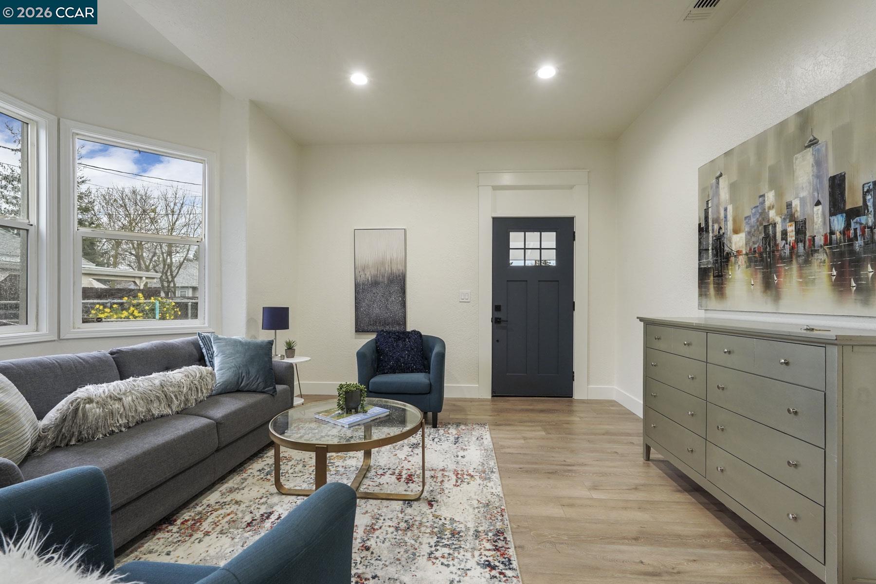 Detail Gallery Image 11 of 33 For 13700 E Hammond, Lockeford,  CA 95237 - 2 Beds | 1 Baths