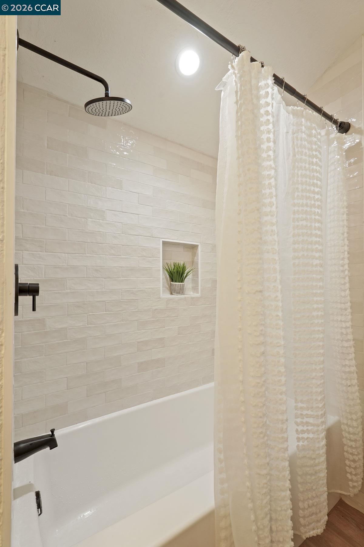 Detail Gallery Image 16 of 33 For 13700 E Hammond, Lockeford,  CA 95237 - 2 Beds | 1 Baths