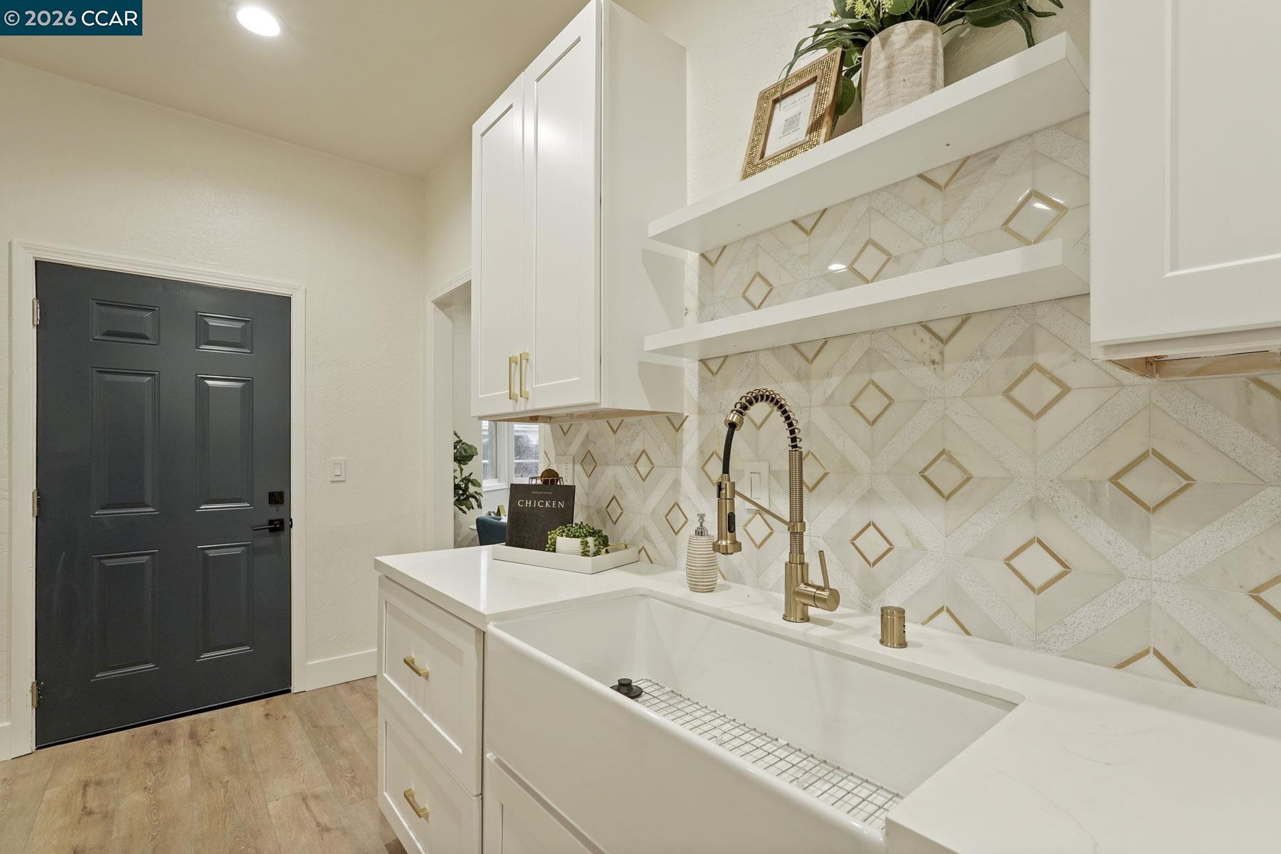 Detail Gallery Image 6 of 33 For 13700 E Hammond, Lockeford,  CA 95237 - 2 Beds | 1 Baths