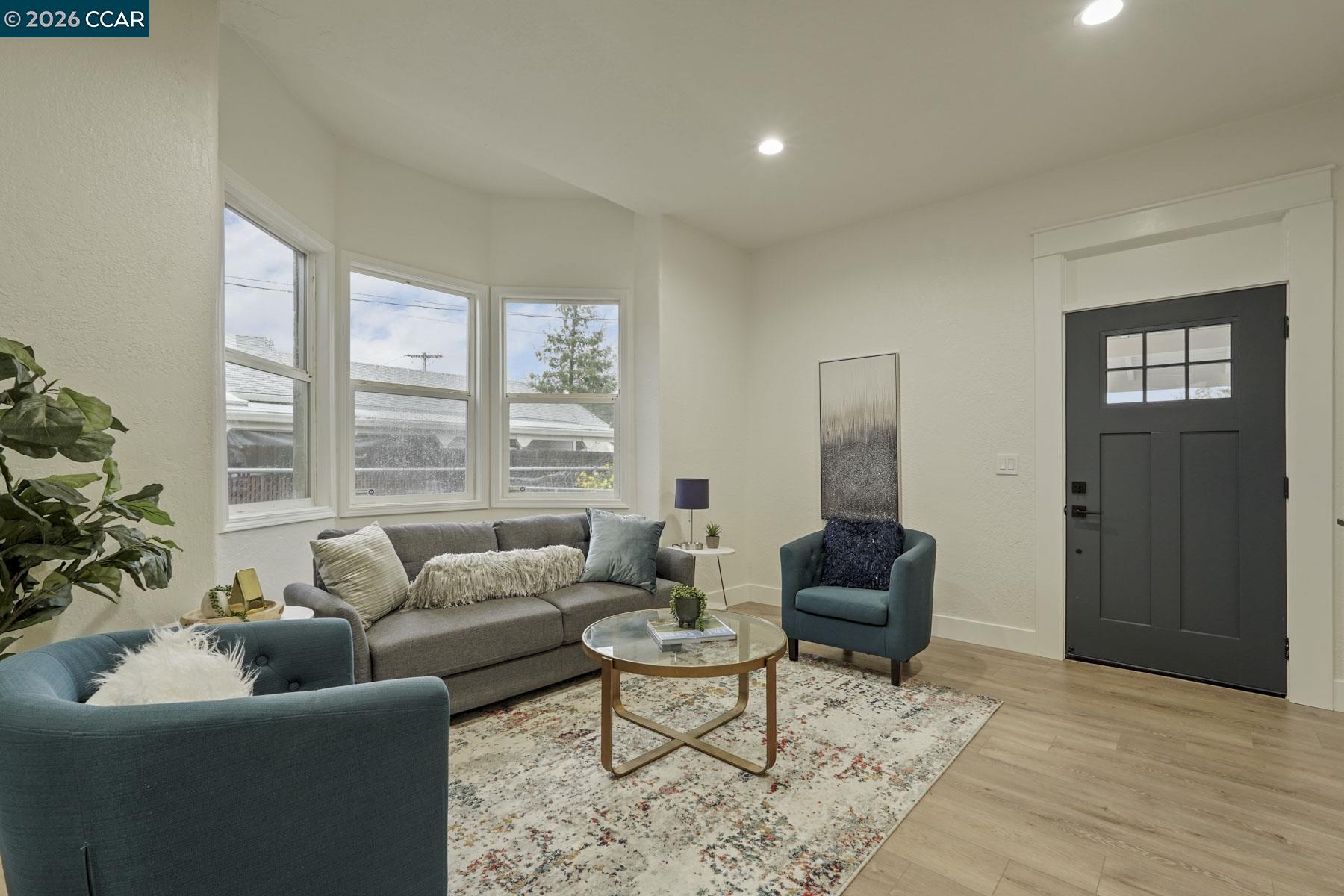 Detail Gallery Image 9 of 33 For 13700 E Hammond, Lockeford,  CA 95237 - 2 Beds | 1 Baths