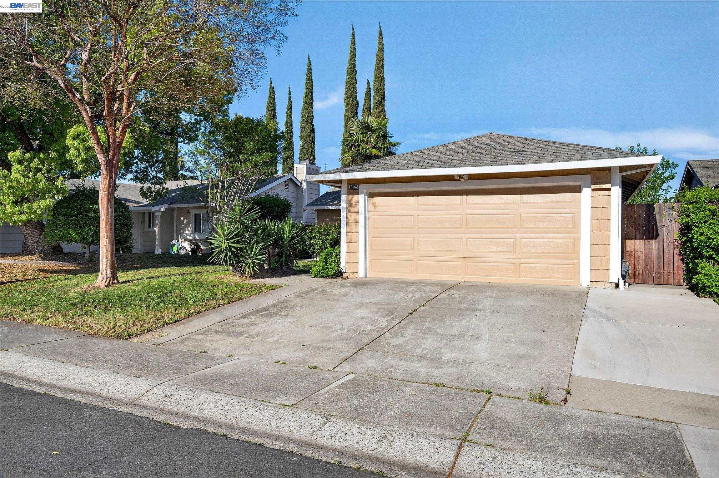 Detail Gallery Image 3 of 28 For 2032 Newport Dr, Pittsburg,  CA 94565 - 4 Beds | 2 Baths