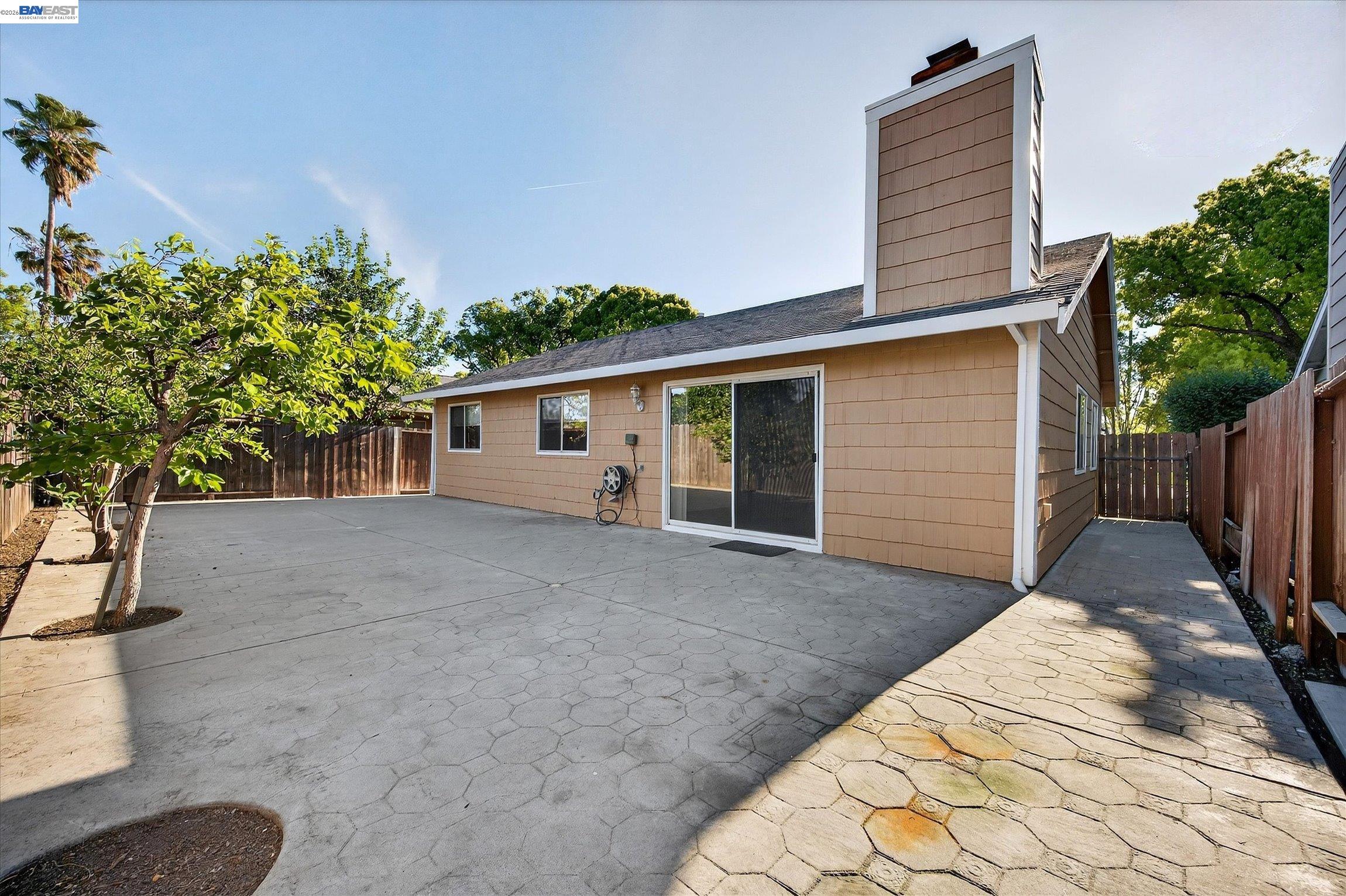 Detail Gallery Image 23 of 28 For 2032 Newport Dr, Pittsburg,  CA 94565 - 4 Beds | 2 Baths