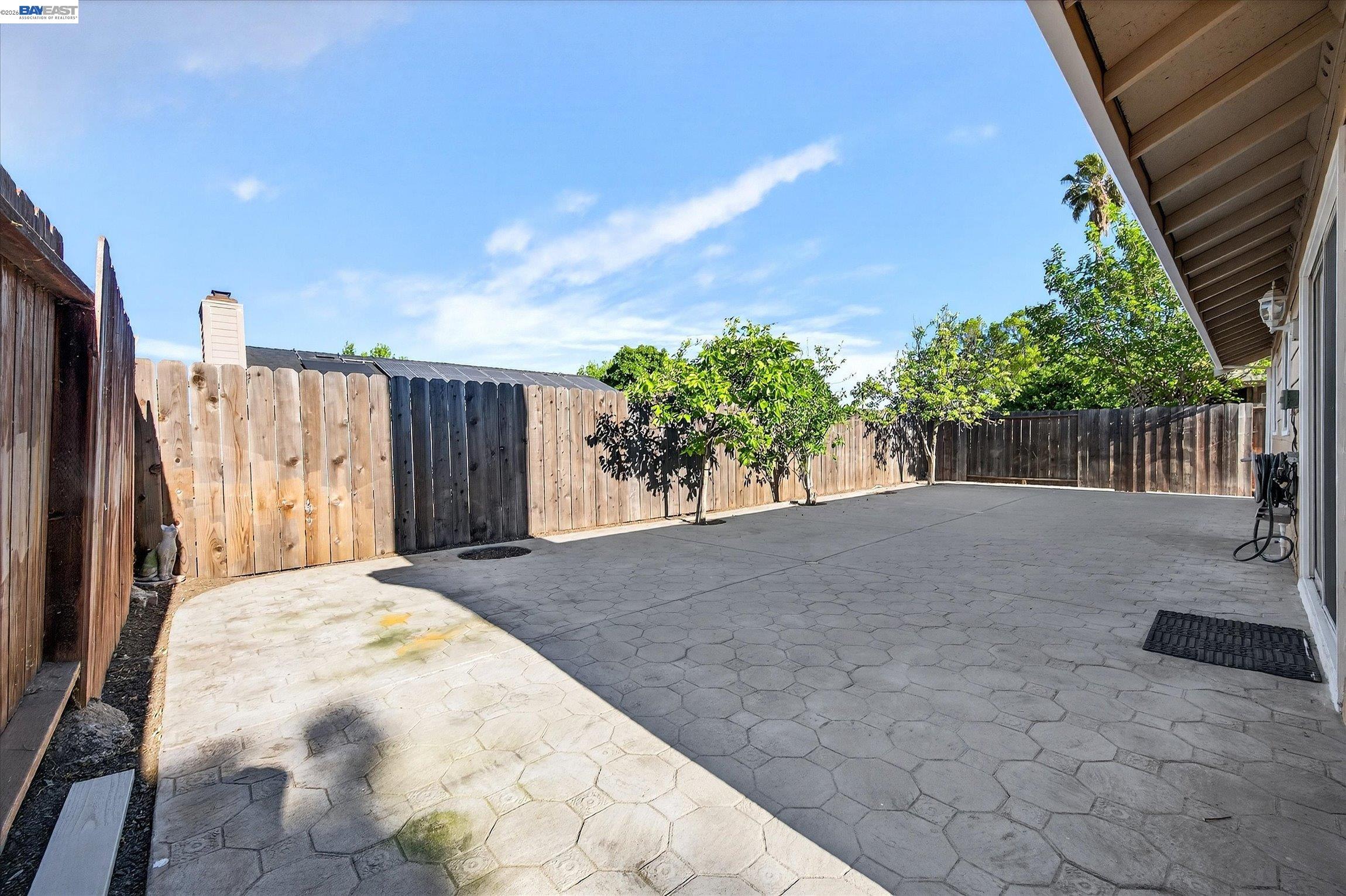 Detail Gallery Image 25 of 28 For 2032 Newport Dr, Pittsburg,  CA 94565 - 4 Beds | 2 Baths