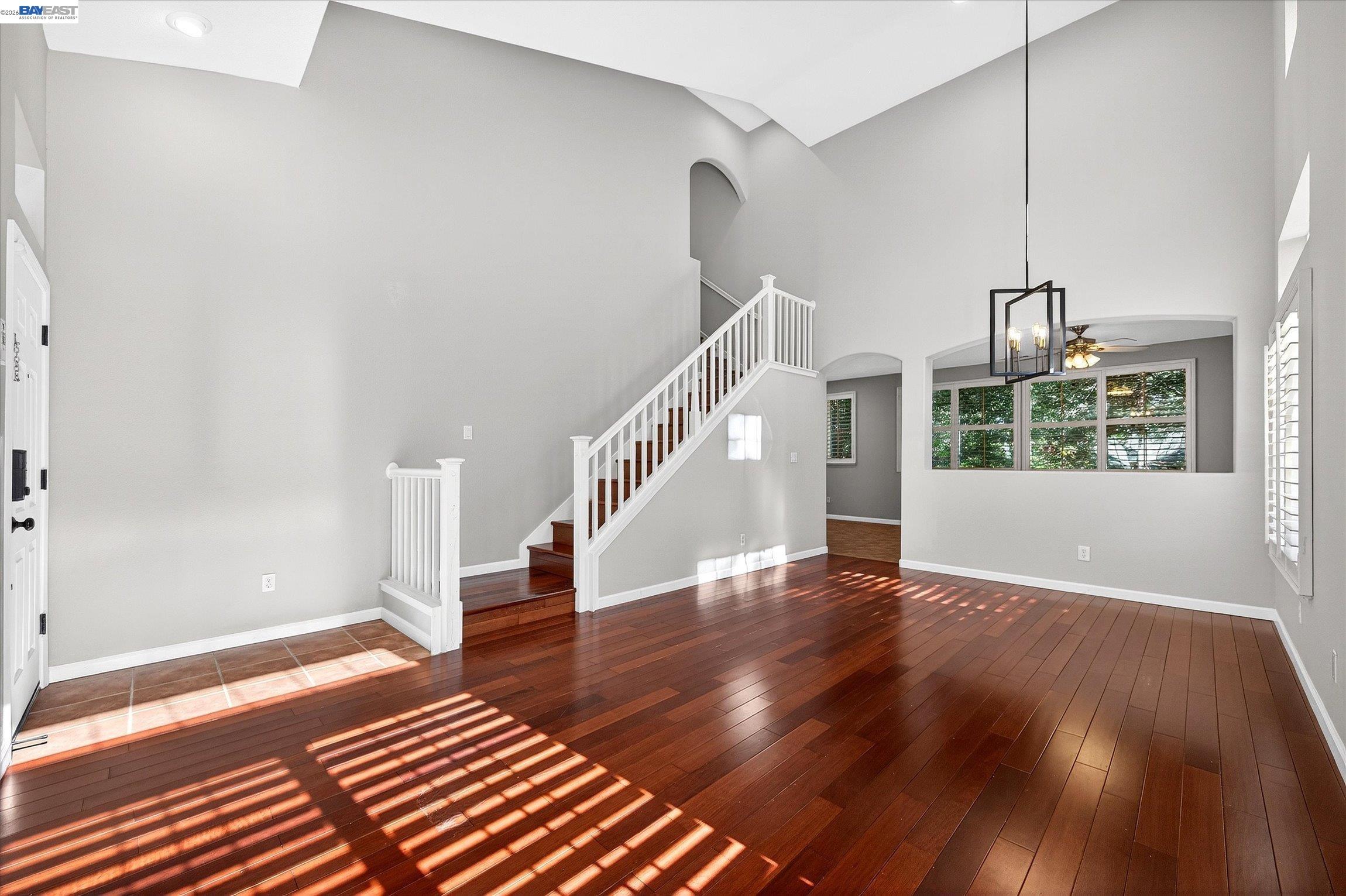 Detail Gallery Image 4 of 31 For 133 Sundance Pl, Martinez,  CA 94553 - 4 Beds | 2/1 Baths