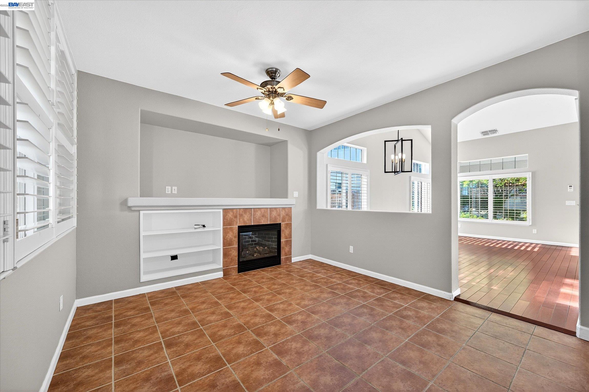 Detail Gallery Image 7 of 31 For 133 Sundance Pl, Martinez,  CA 94553 - 4 Beds | 2/1 Baths