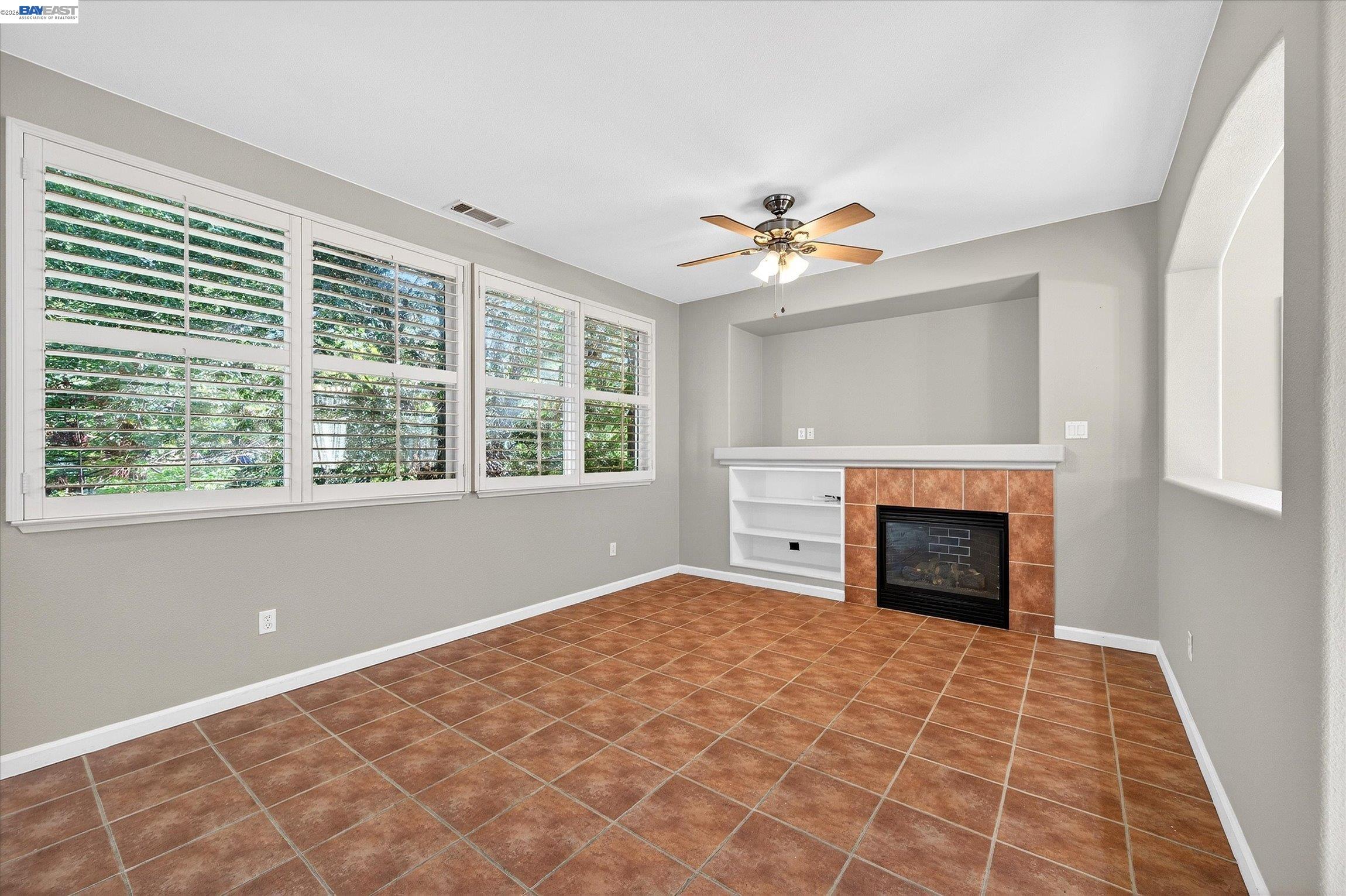Detail Gallery Image 9 of 31 For 133 Sundance Pl, Martinez,  CA 94553 - 4 Beds | 2/1 Baths