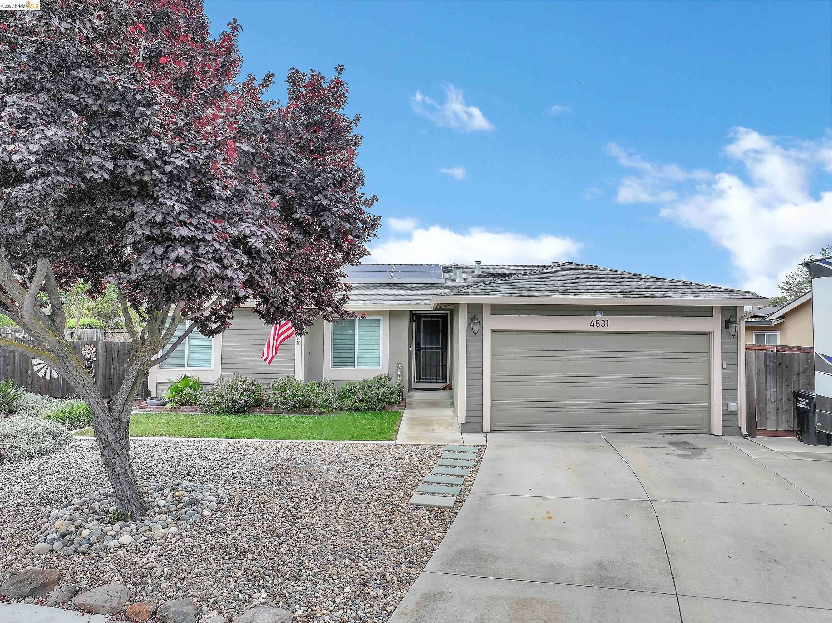 Detail Gallery Image 2 of 26 For 4831 Fuschia Way, Oakley,  CA 94561 - 3 Beds | 2 Baths