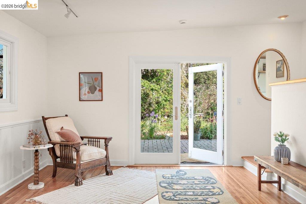 Detail Gallery Image 11 of 39 For 737 Dartshire Way, Sunnyvale,  CA 94087 - 3 Beds | 2 Baths