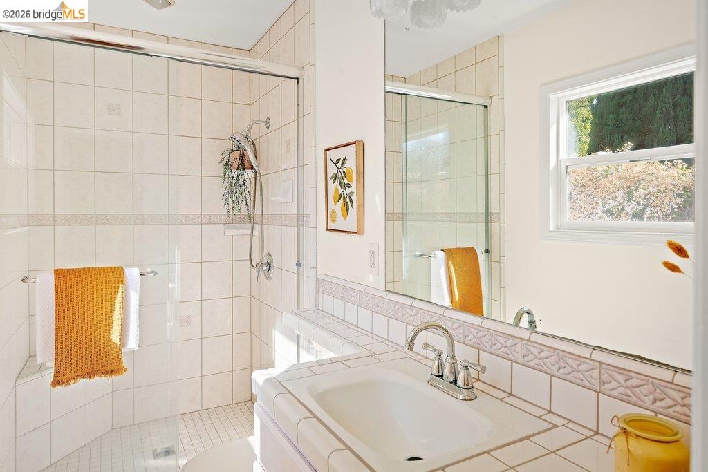 Detail Gallery Image 15 of 39 For 737 Dartshire Way, Sunnyvale,  CA 94087 - 3 Beds | 2 Baths