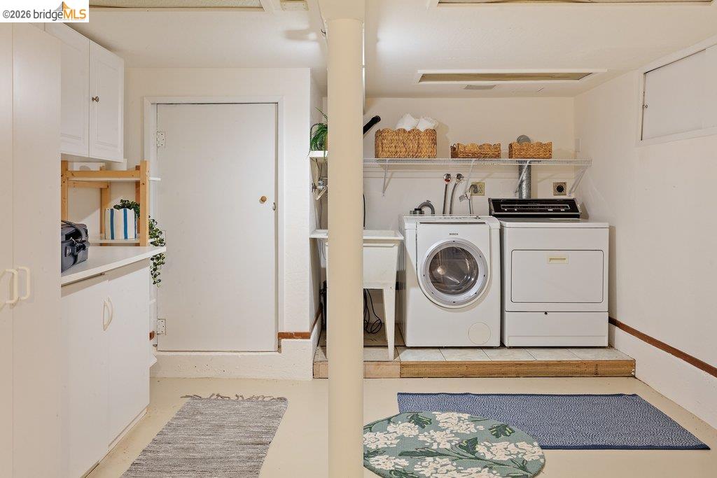 Detail Gallery Image 17 of 39 For 737 Dartshire Way, Sunnyvale,  CA 94087 - 3 Beds | 2 Baths